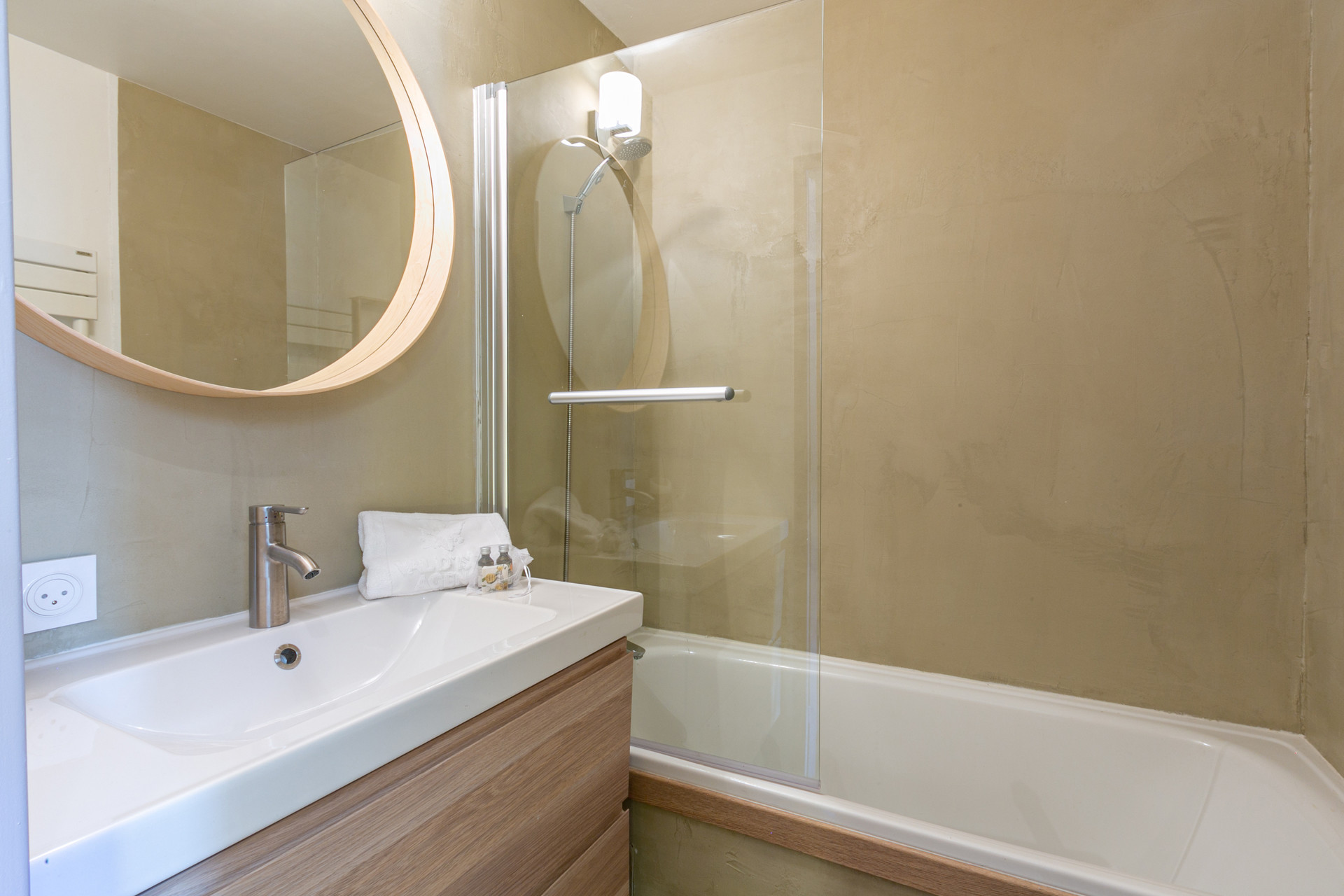 _lv_images__lot_0000810091_09_1457106