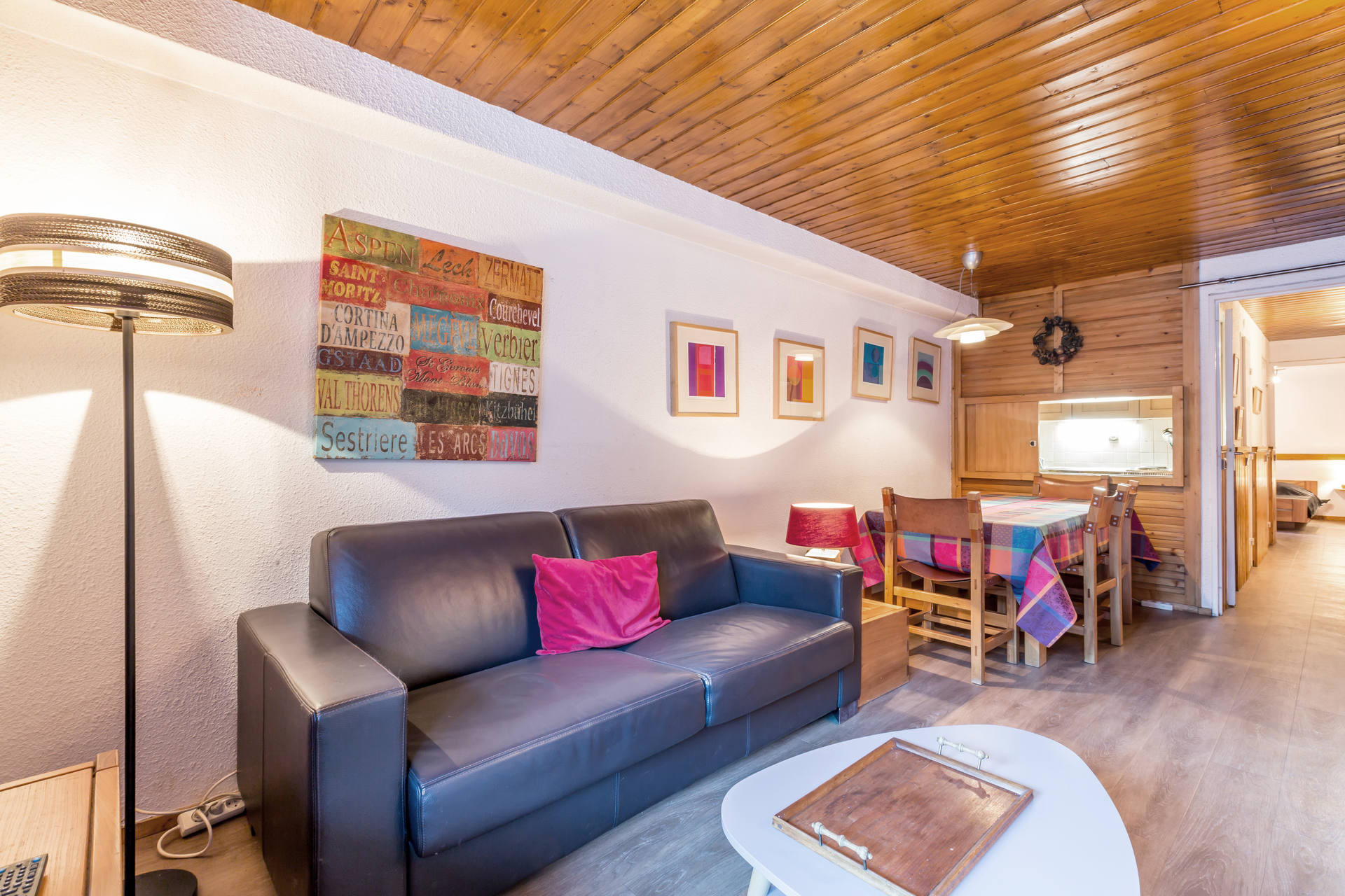 _lv_images__lot_0000810095_02_1458725