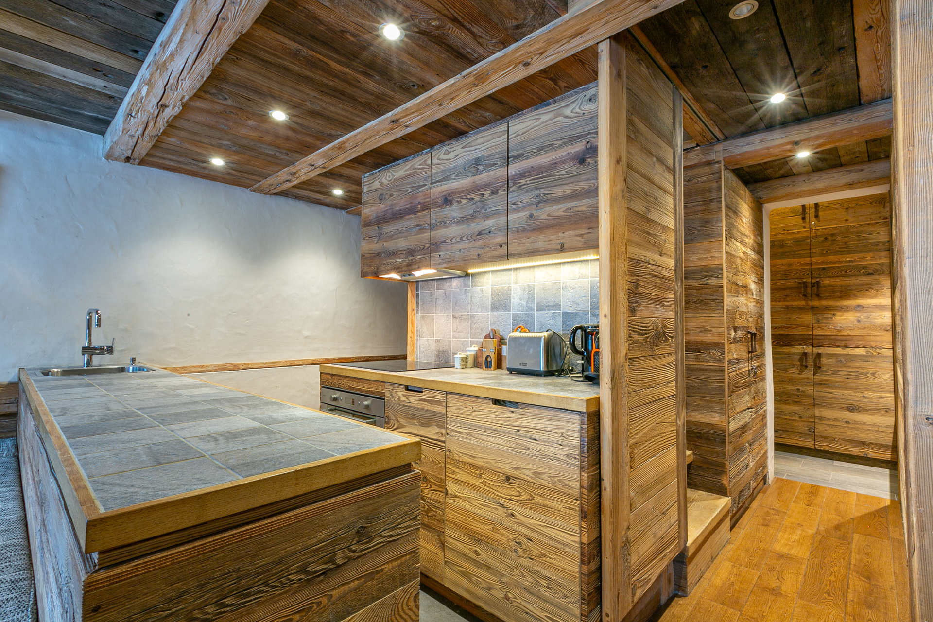 _lv_images__lot_0000810096_05_1454538