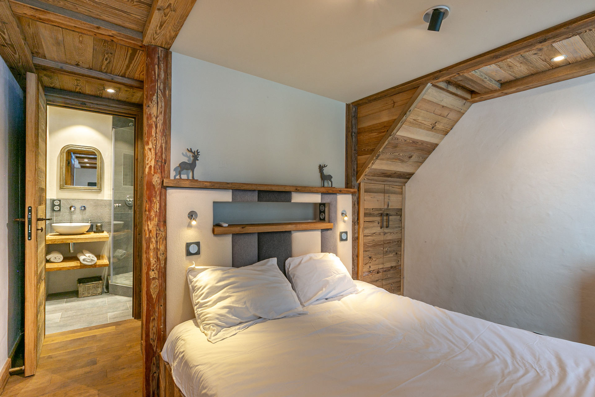 _lv_images__lot_0000810096_09_1454542