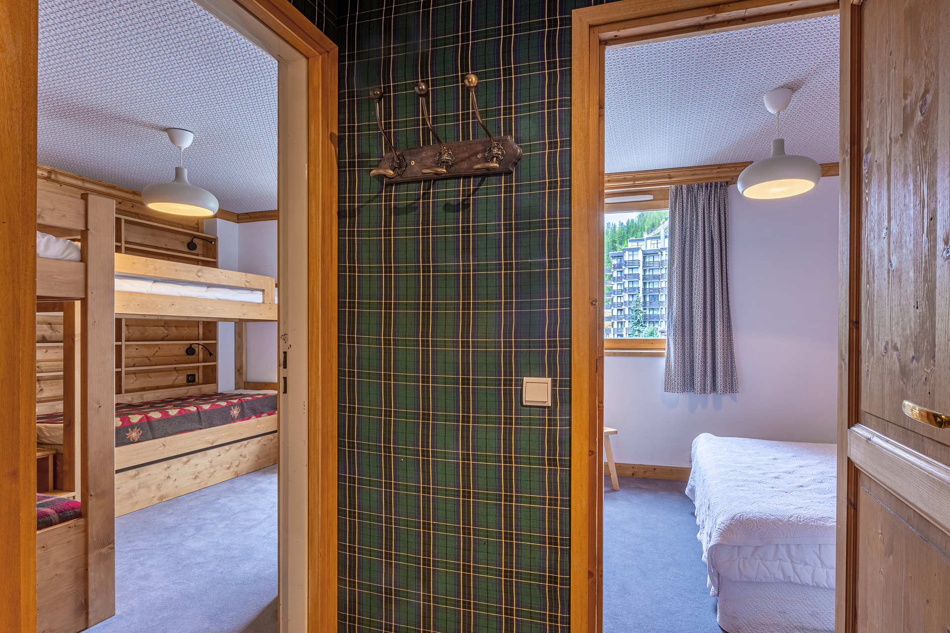 _lv_images__lot_0000810100_07_1456597