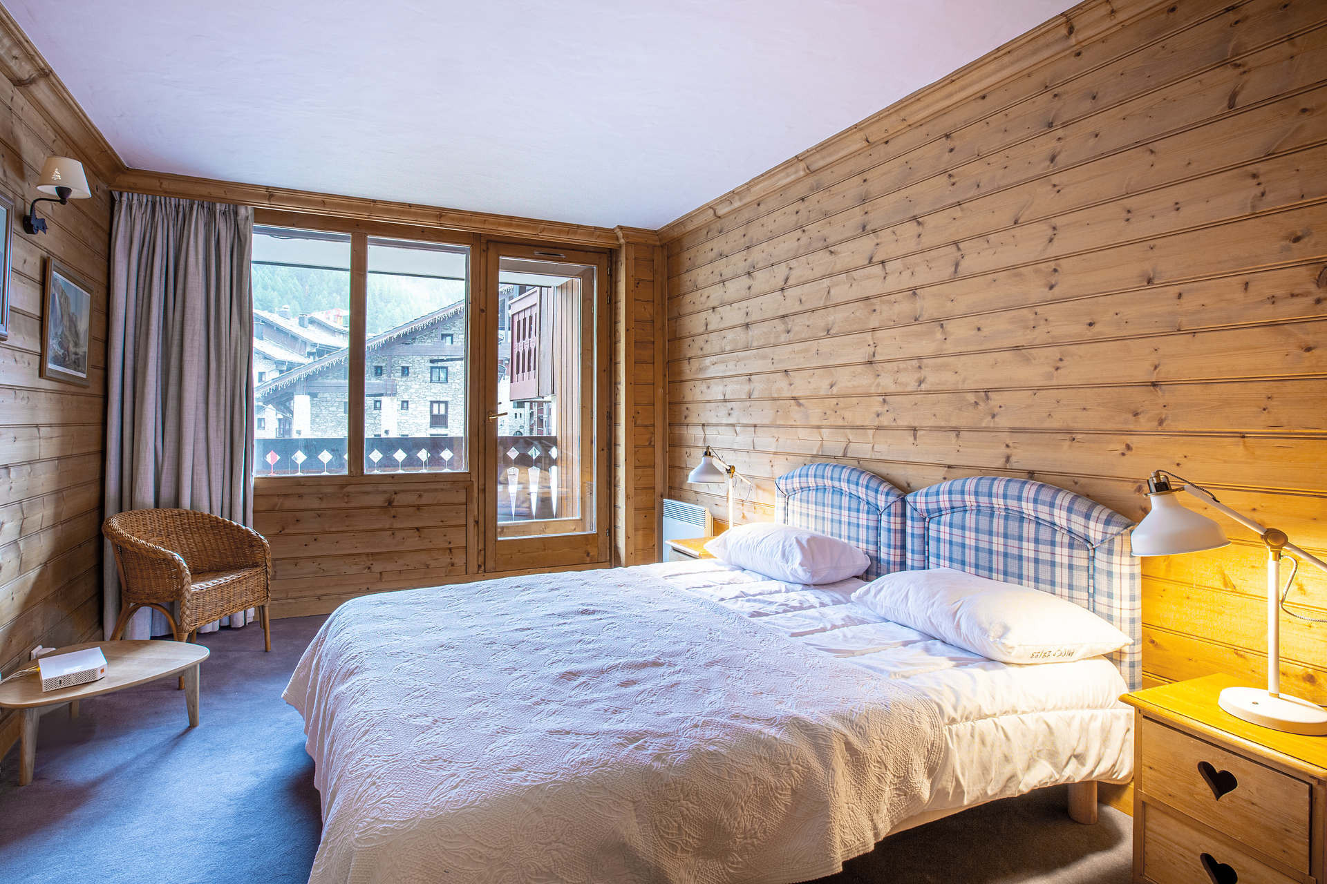 _lv_images__lot_0000810100_08_1456598