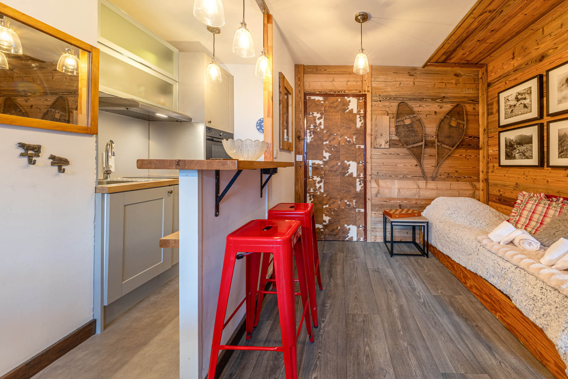 _lv_images__lot_0000920070_07_1455991