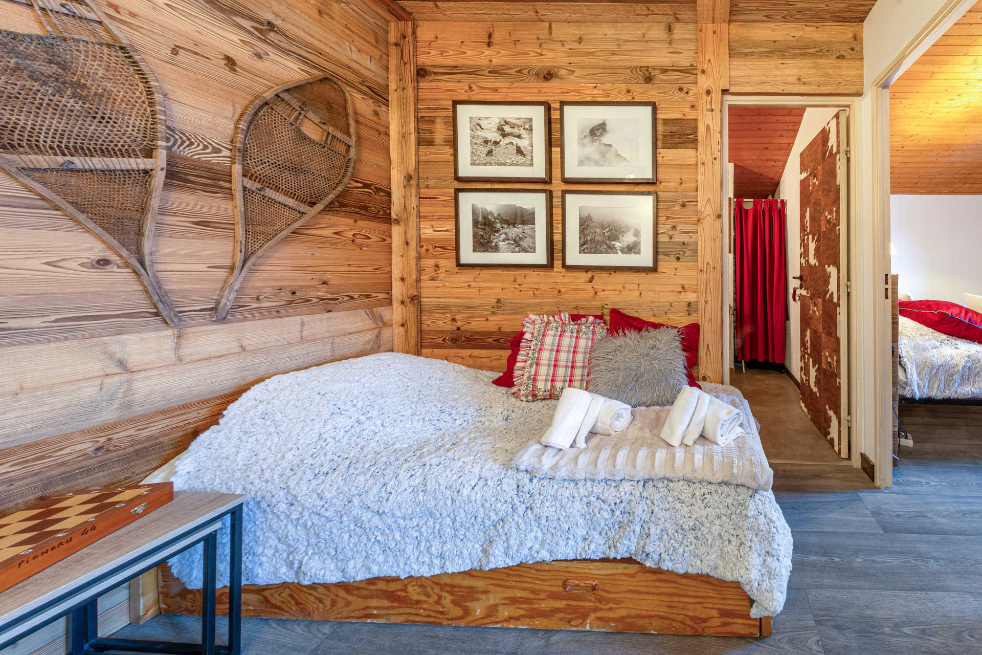 _lv_images__lot_0000920070_08_1455992