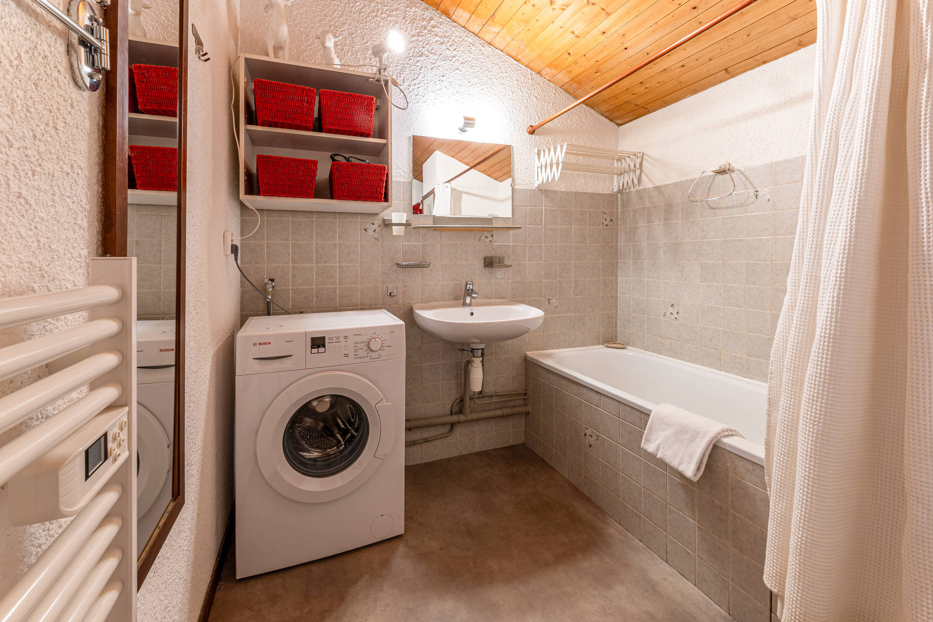 _lv_images__lot_0000920070_15_1455998