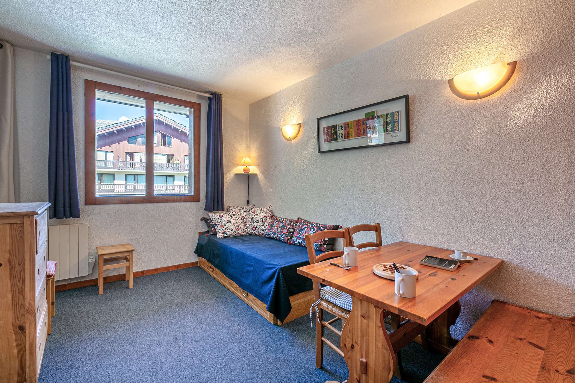 _lv_images__lot_0000940083_11_1457247