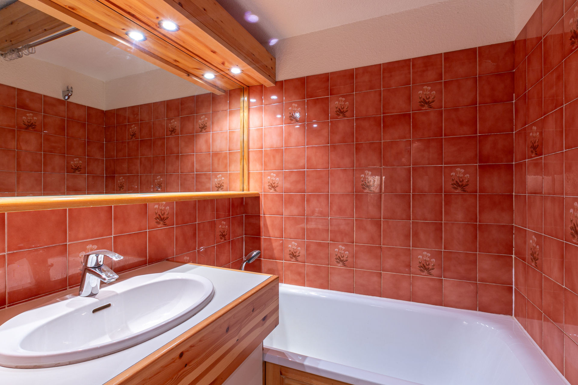 _lv_images__lot_0000980006_08_1457472