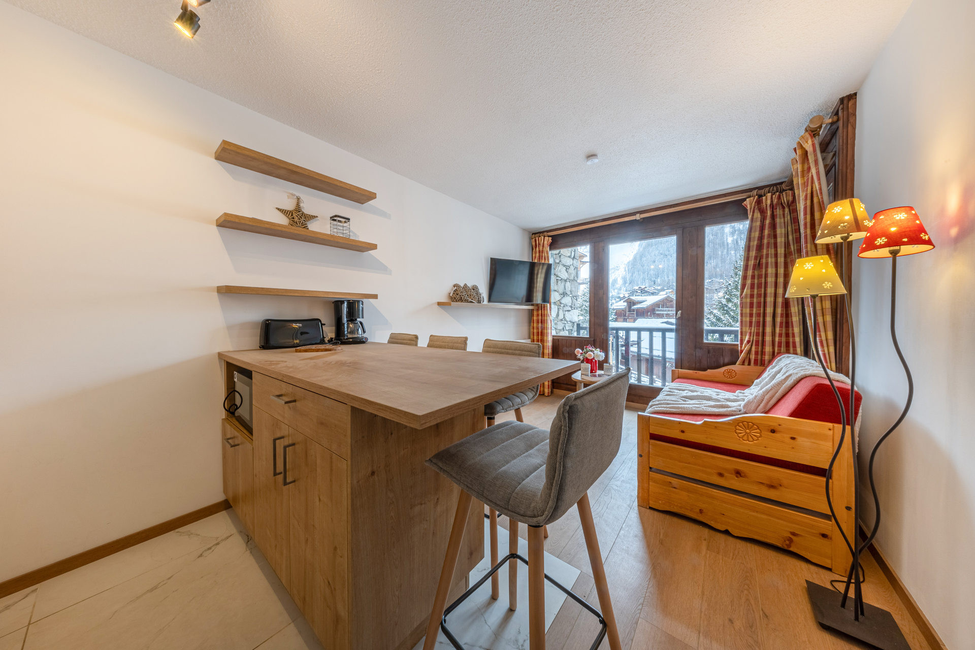 _lv_images__lot_0001050082_02_1455958