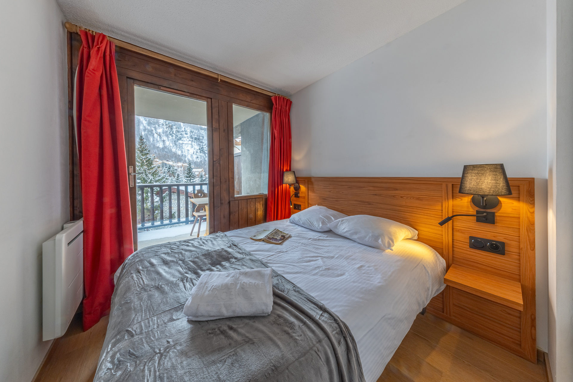 _lv_images__lot_0001050082_05_1455961