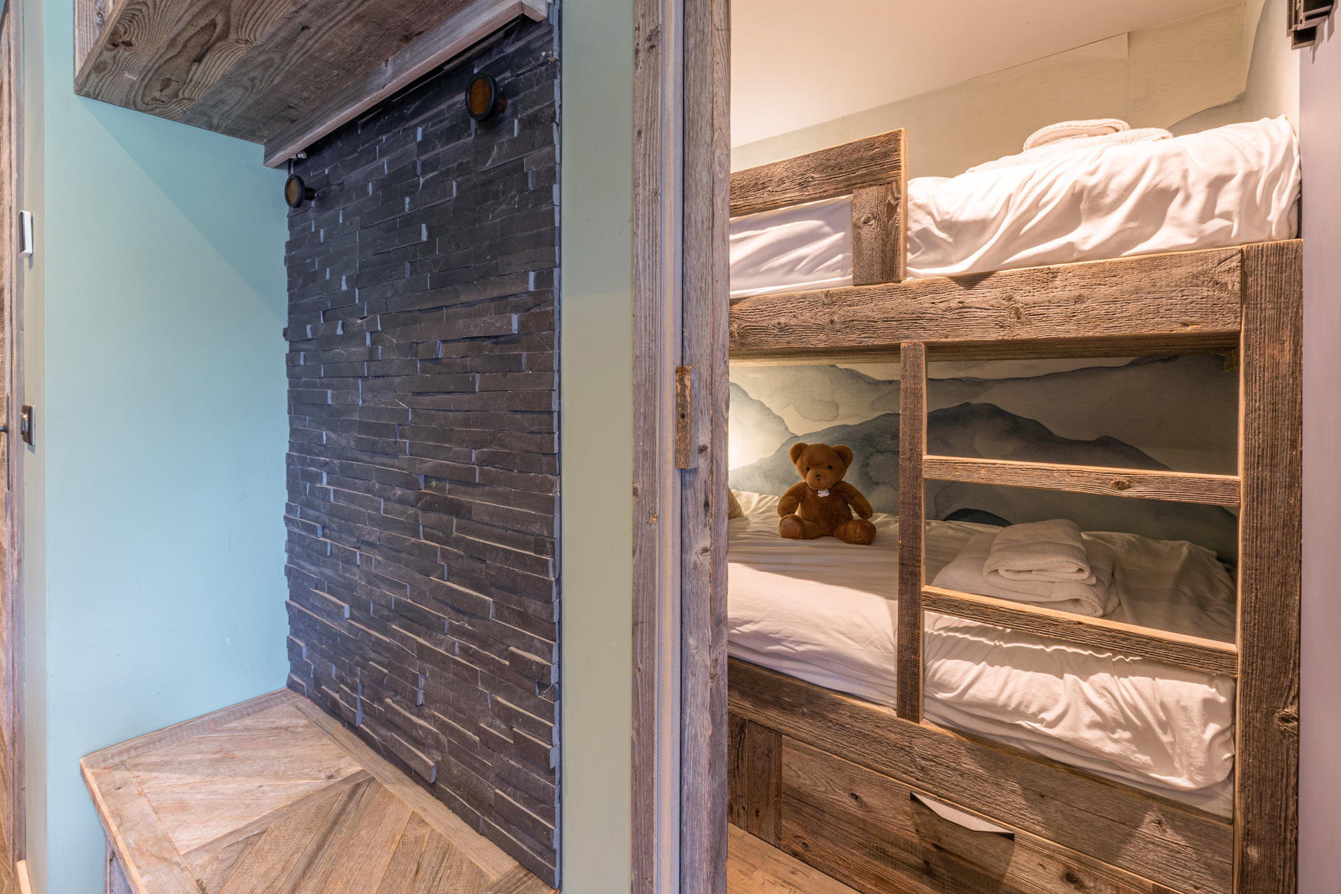 _lv_images__lot_0001050085_09_1458070