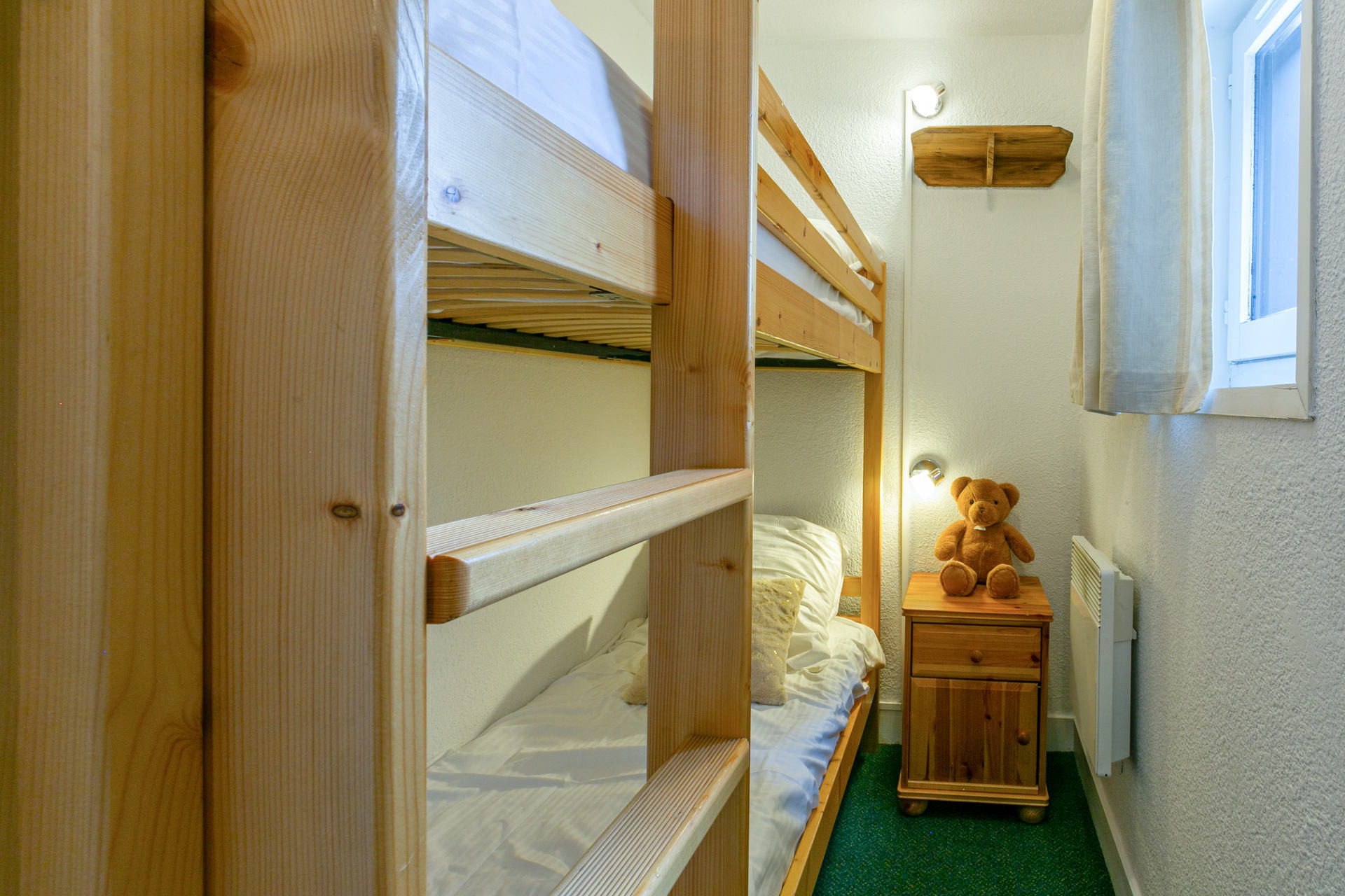 _lv_images__lot_0001050122_09_1457867