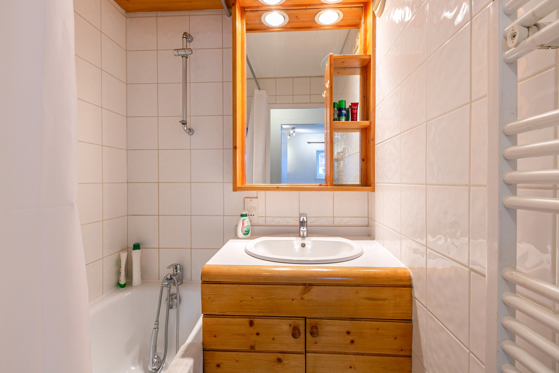 _lv_images__lot_0001050122_11_1457869