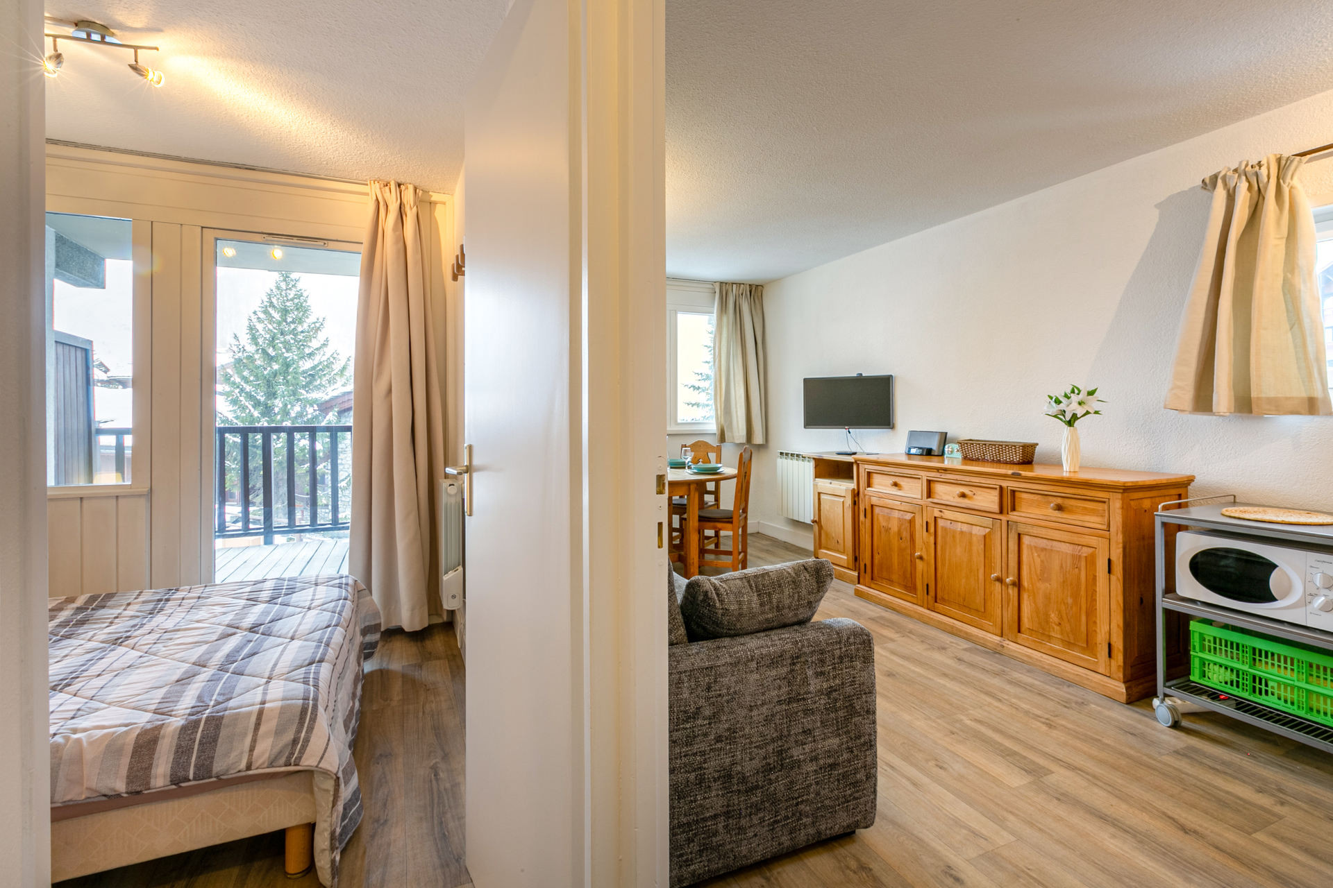 _lv_images__lot_0001050122_15_1457873