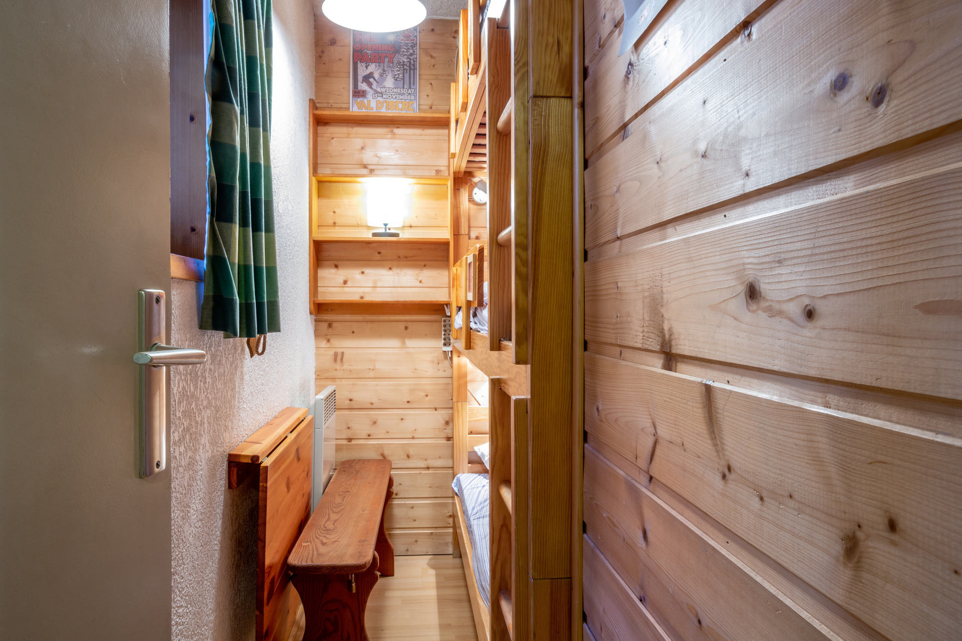 _lv_images__lot_0001050126_10_1456782