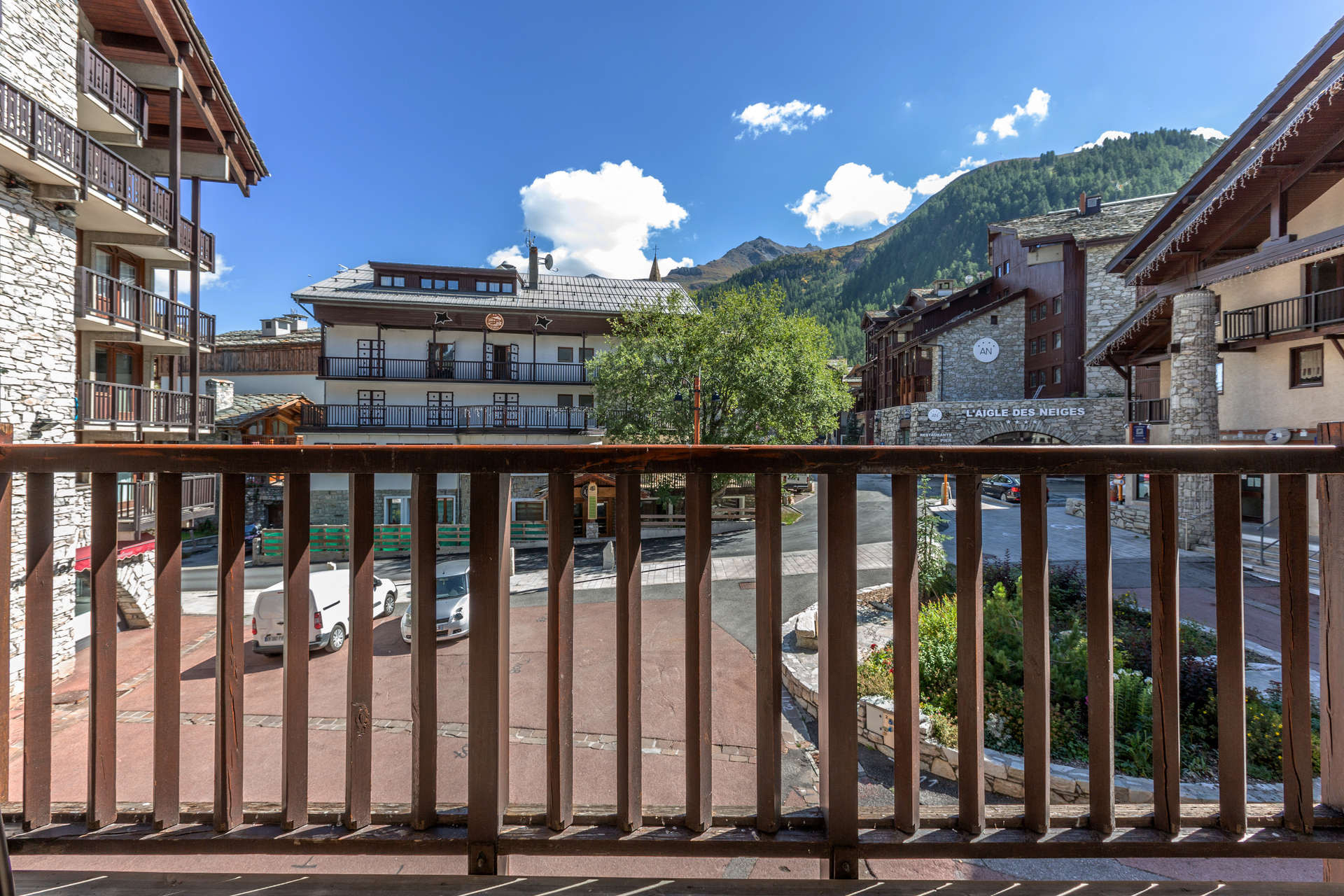 _lv_images__lot_0001050126_13_1456785