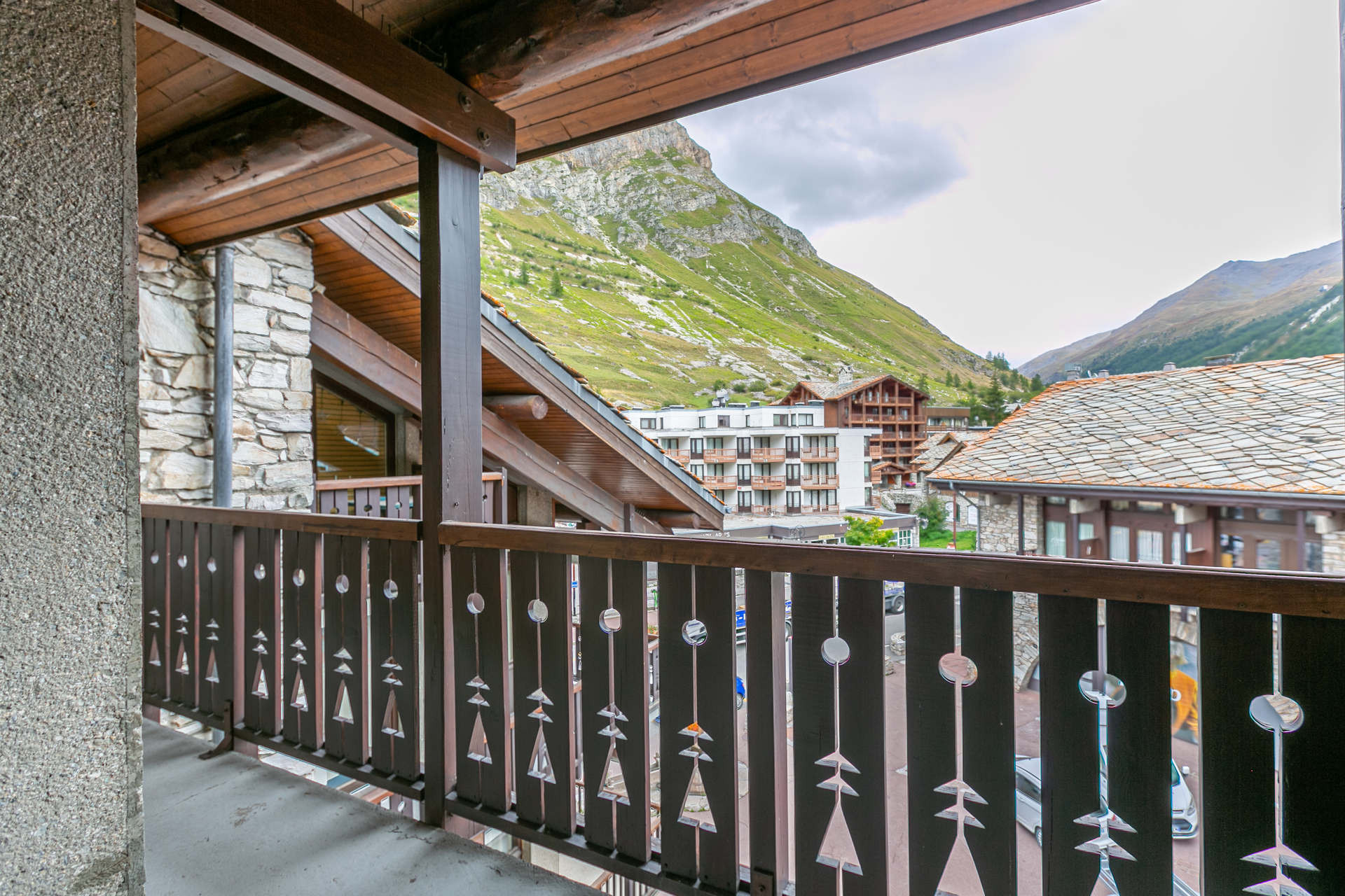 _lv_images__lot_0001050151_09_1457837