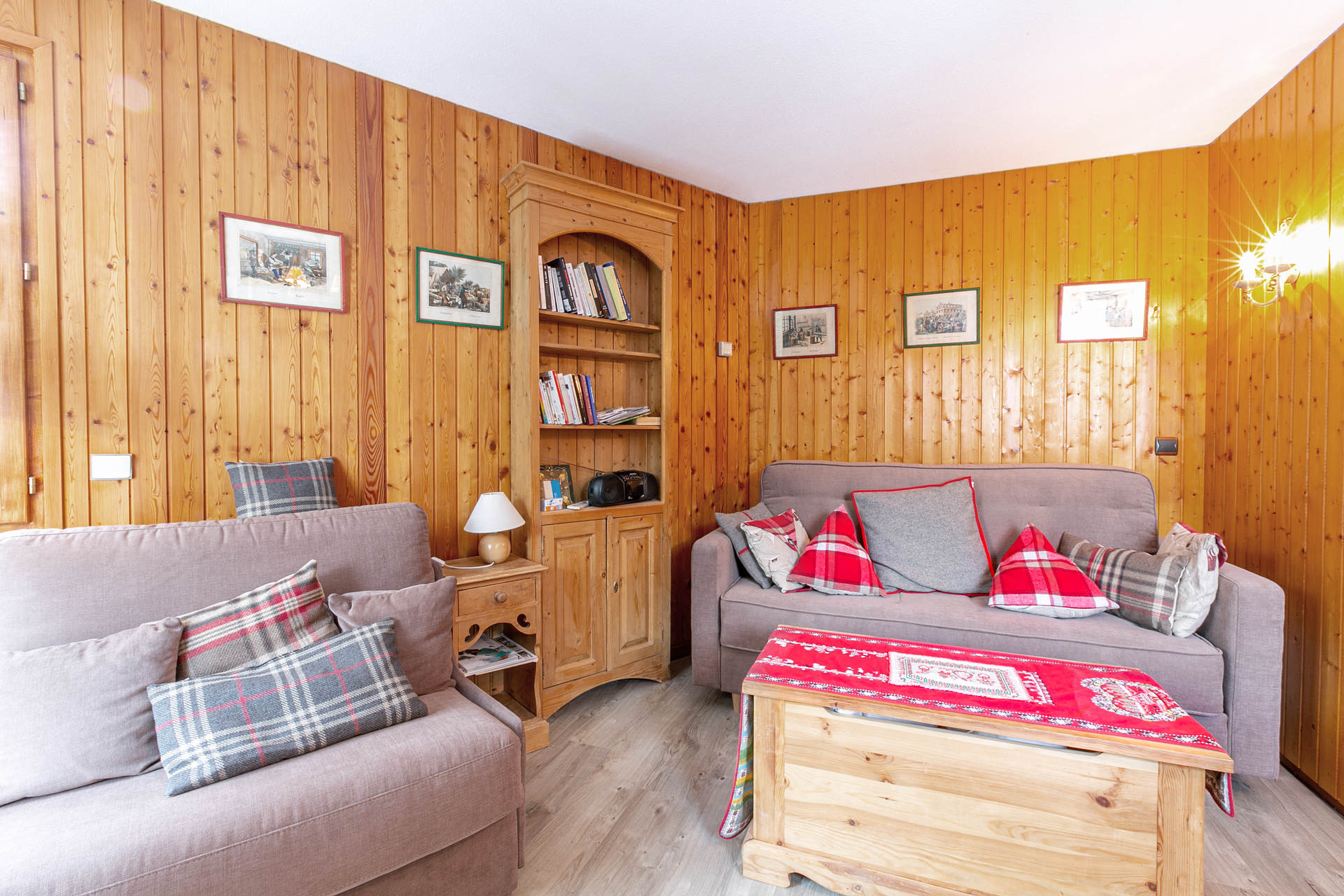 _lv_images__lot_0001060001_03_1458636