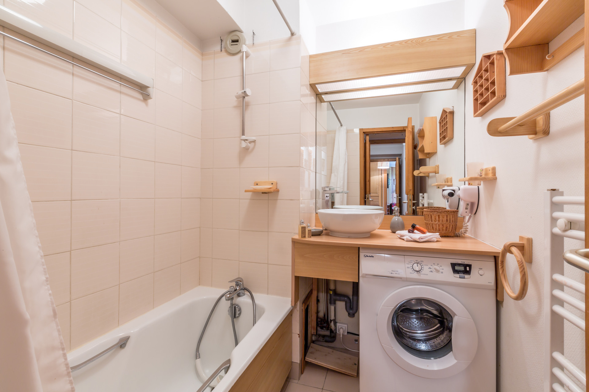 _lv_images__lot_0001060001_10_1458643