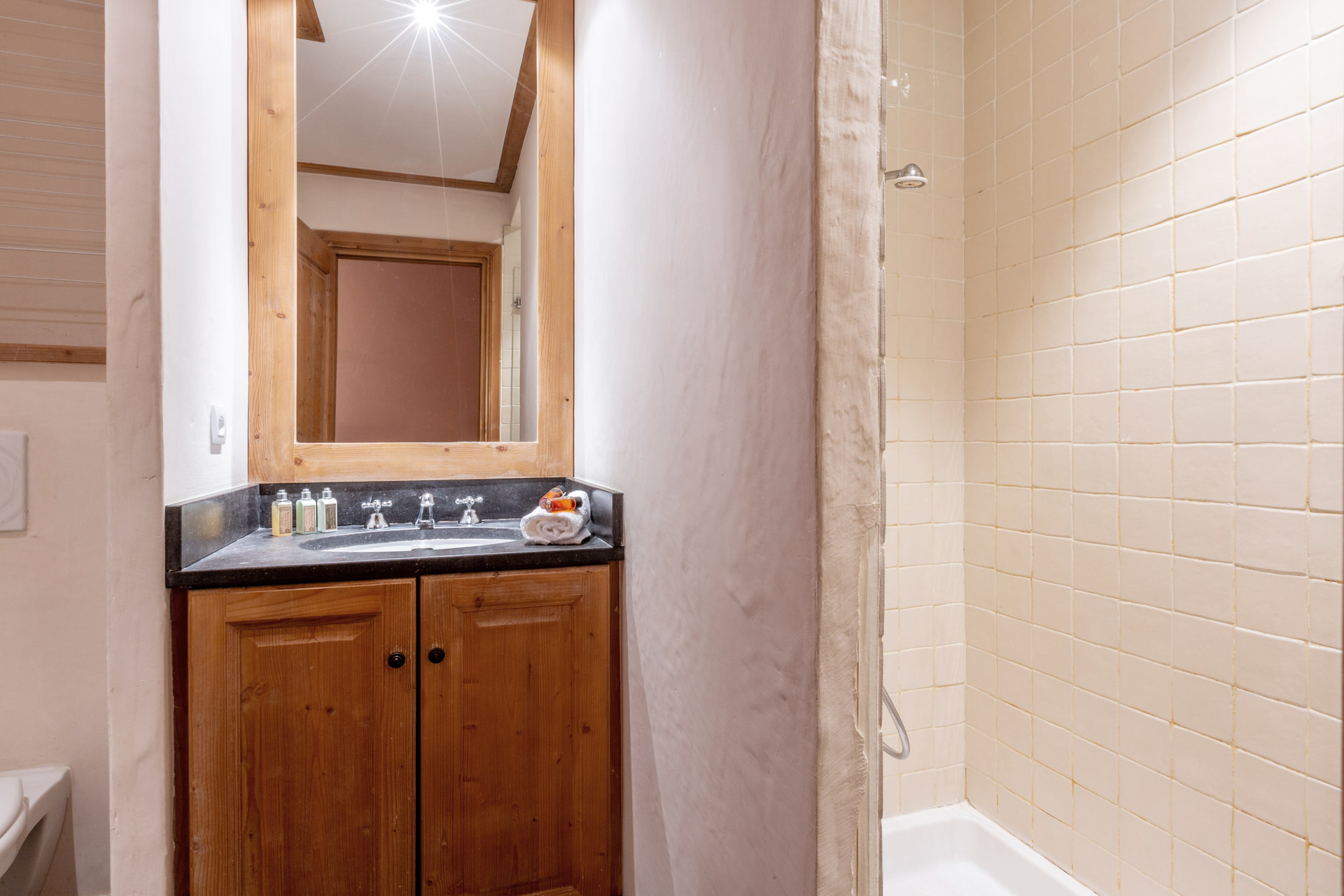 _lv_images__lot_0001080044_09_1455283