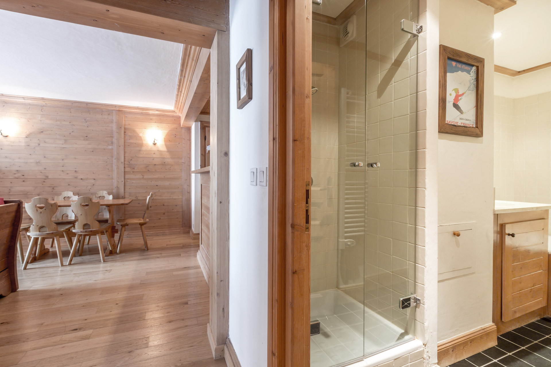 _lv_images__lot_0001080045_12_1455148