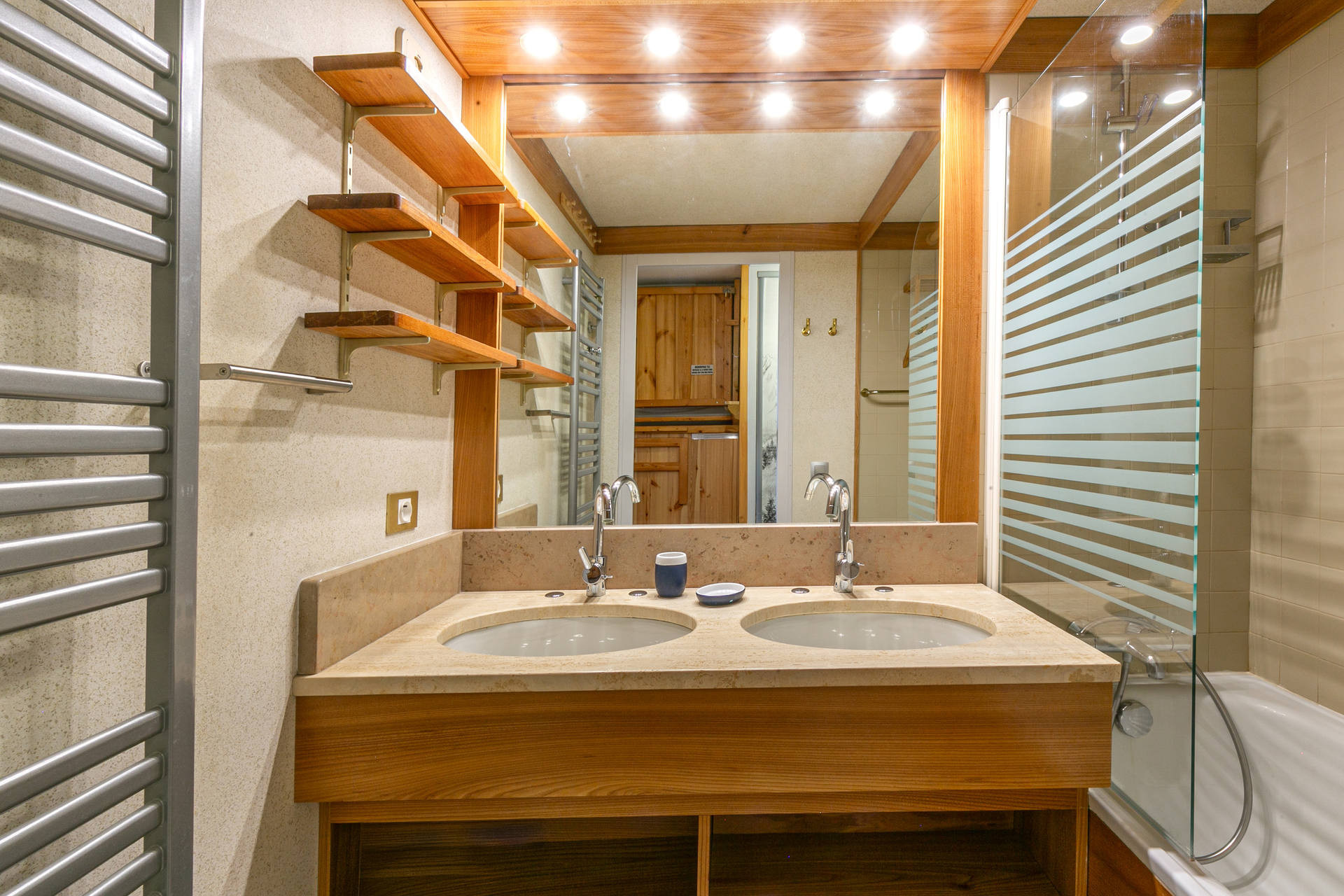 _lv_images__lot_0001110005_09_1456066