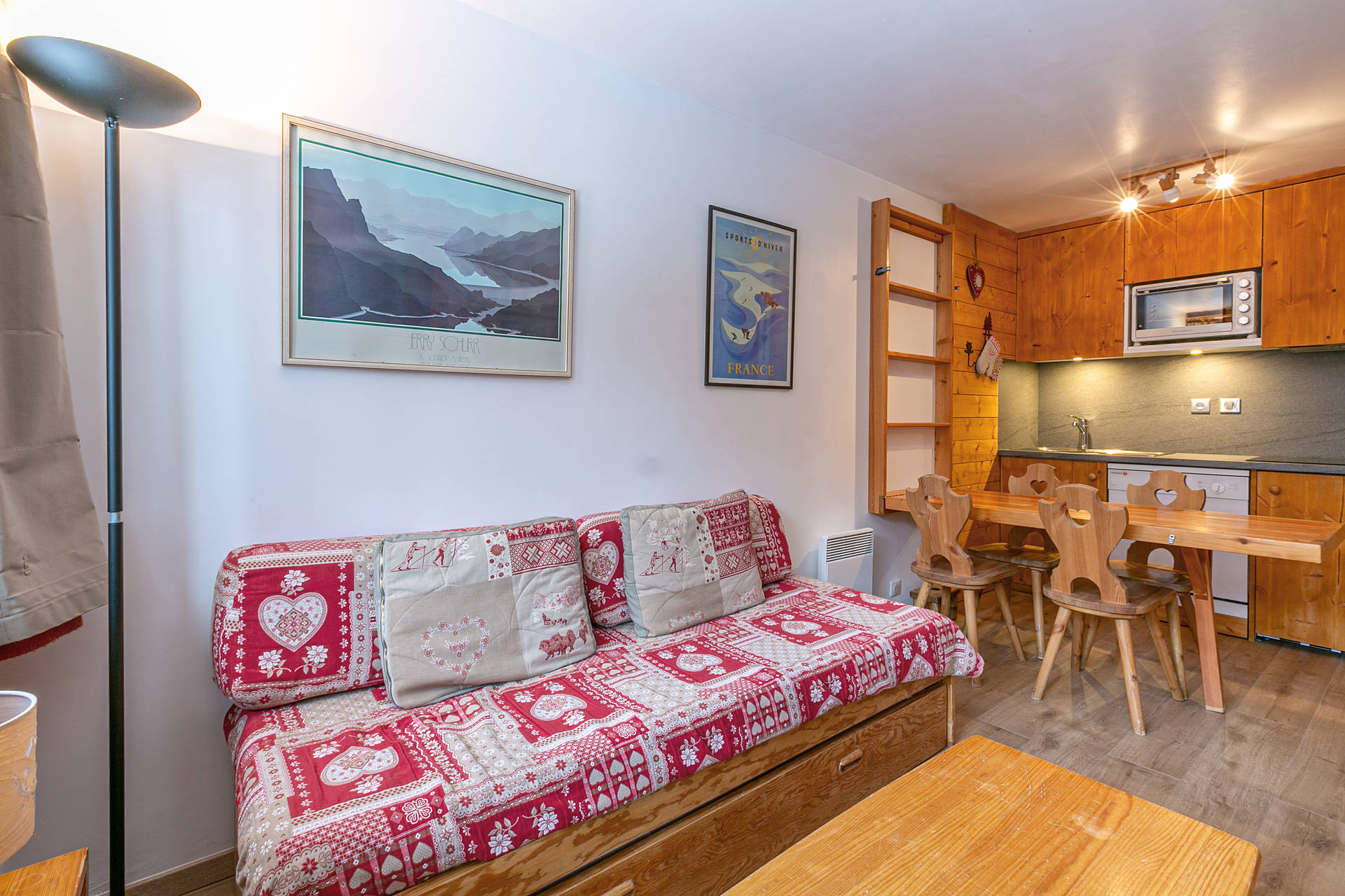 _lv_images__lot_0001120100_02_1458169