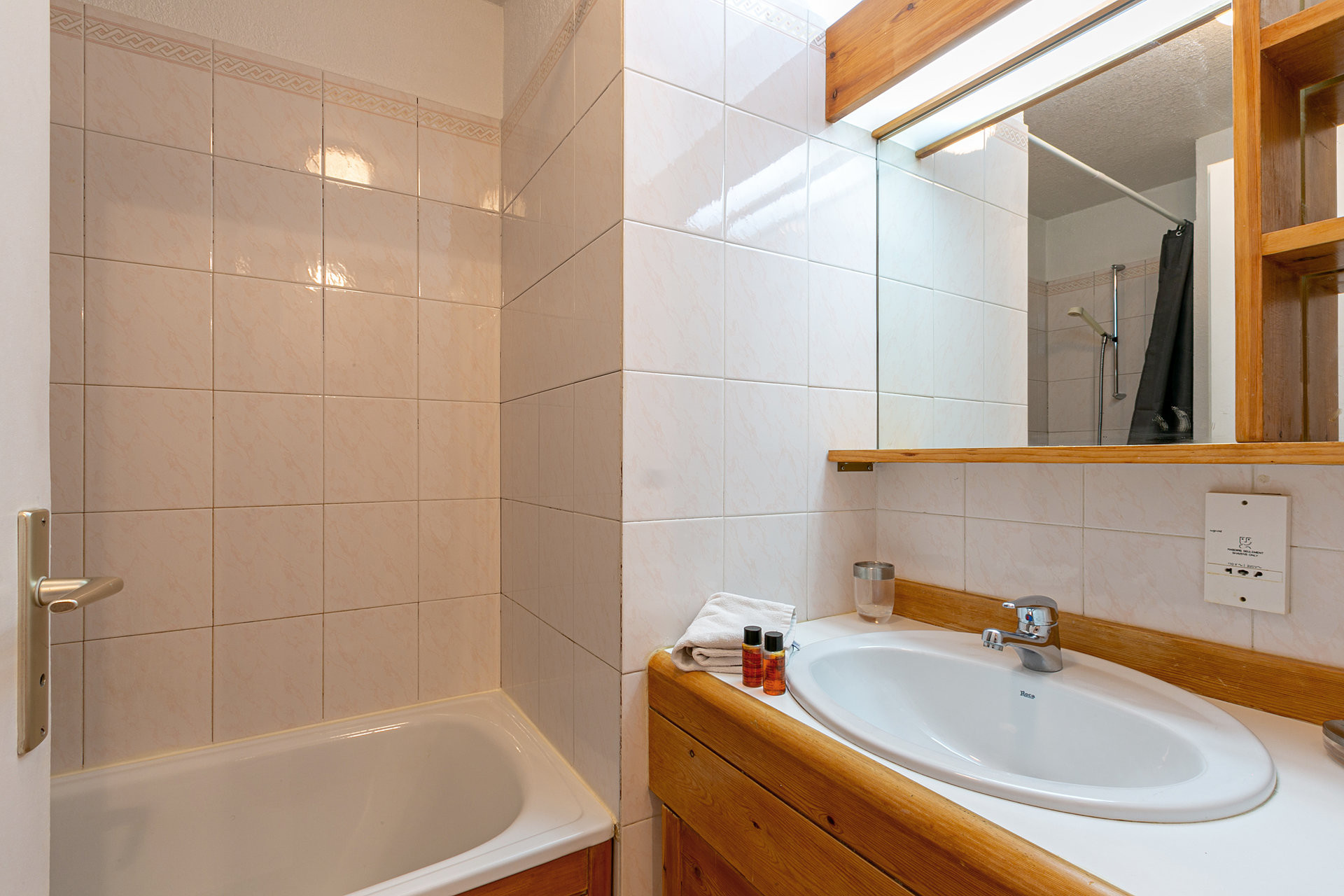 _lv_images__lot_0001120100_07_1458174