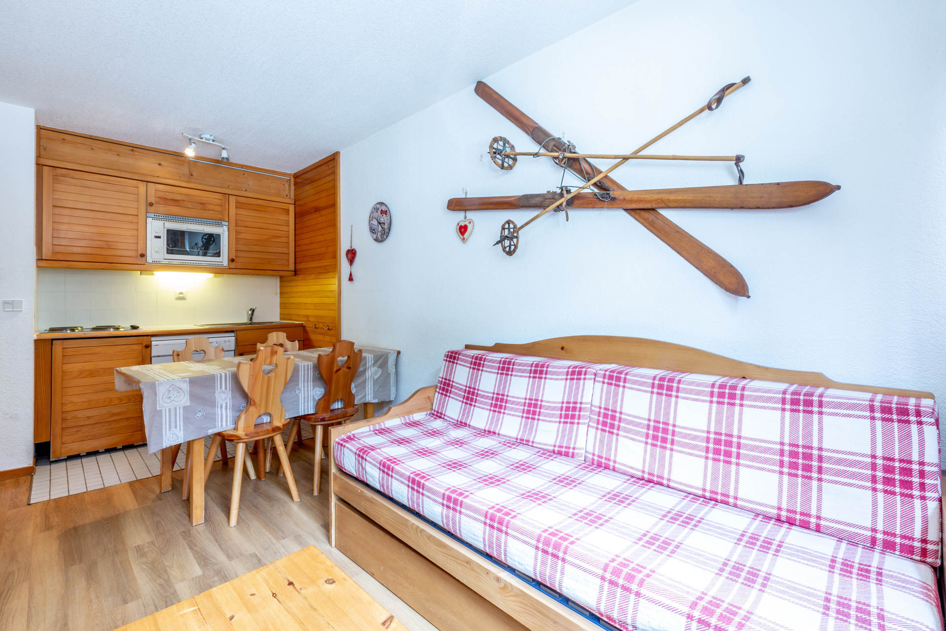 _lv_images__lot_0001120109_02_1457845