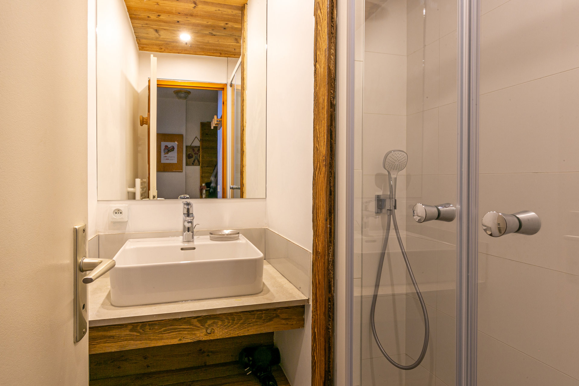 _lv_images__lot_0001120109_07_1457850