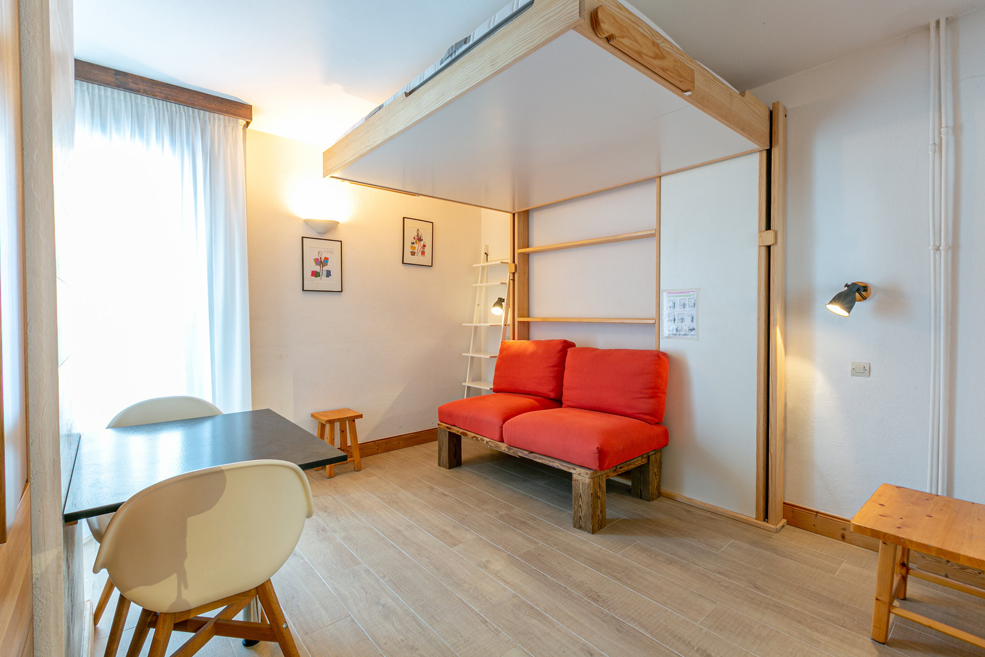 _lv_images__lot_0001190003_01_1458573