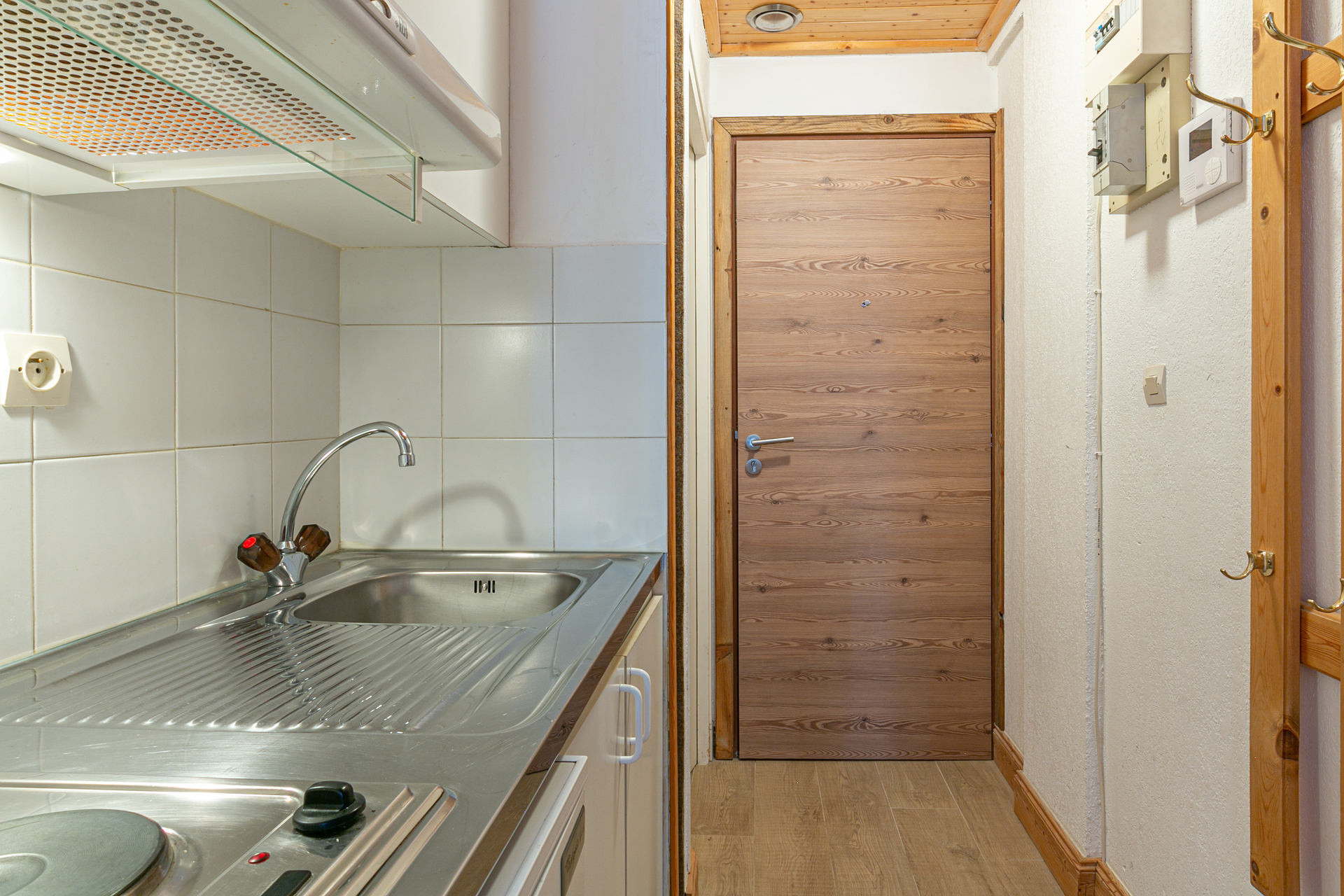 _lv_images__lot_0001190003_06_1458578