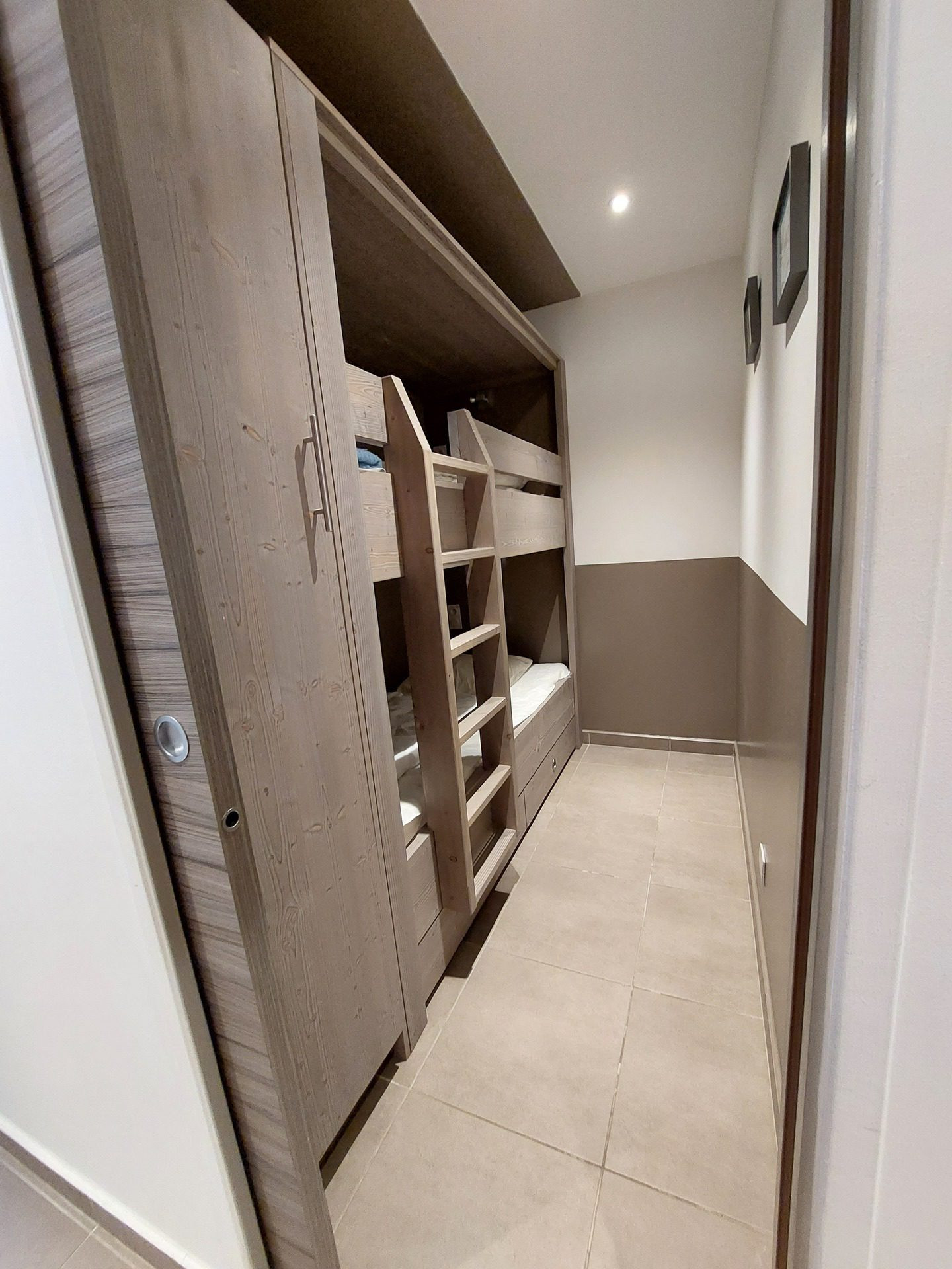 _lv_images__lot_0001190034_14_1458361