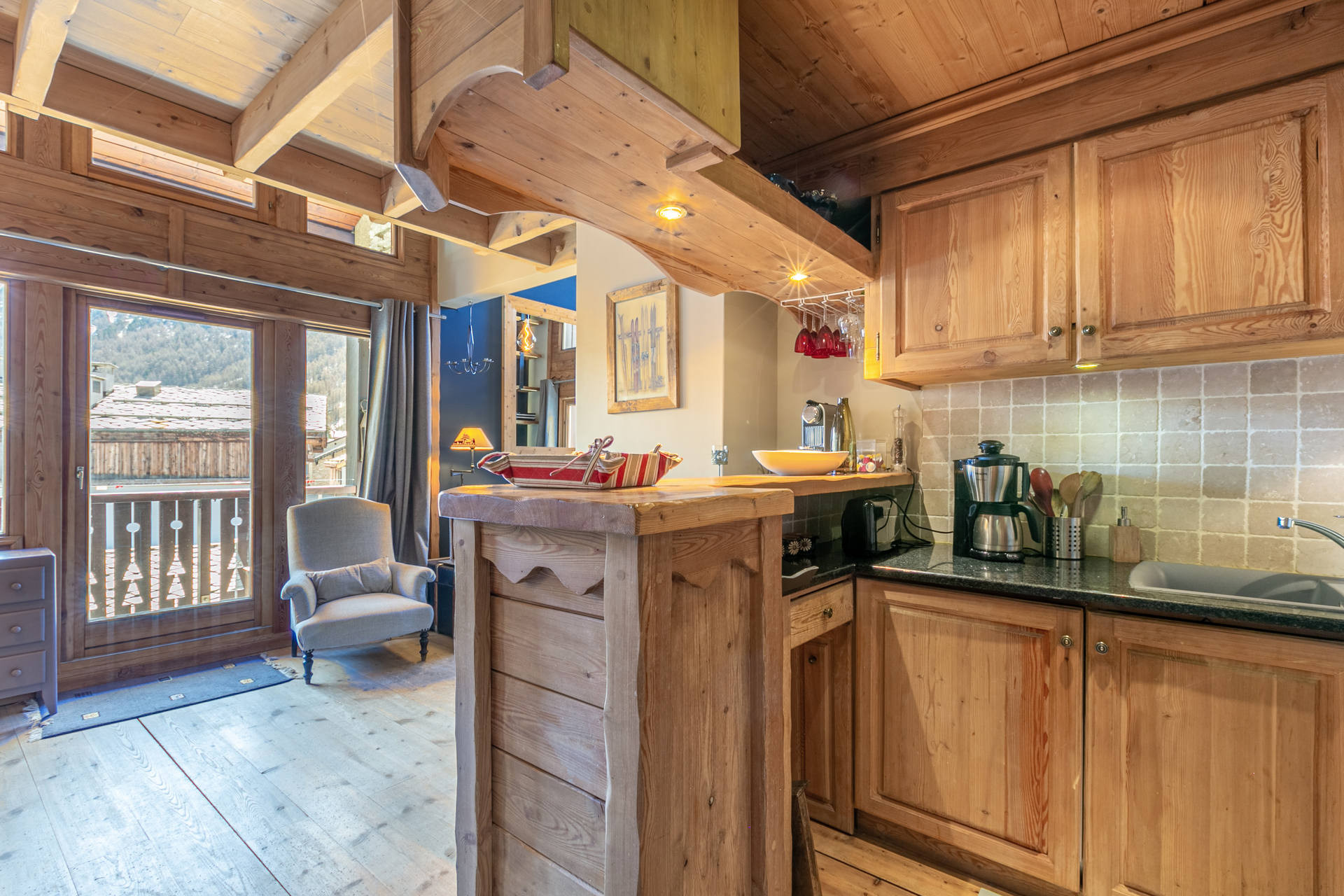 _lv_images__lot_0001220001_06_1457194