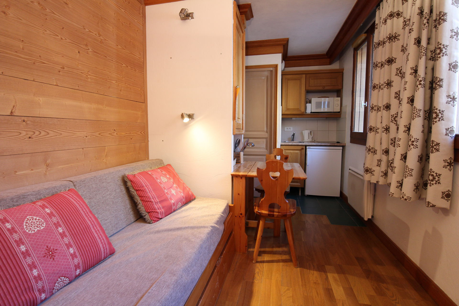 _lv_images__lot_0001280001_01_1458483