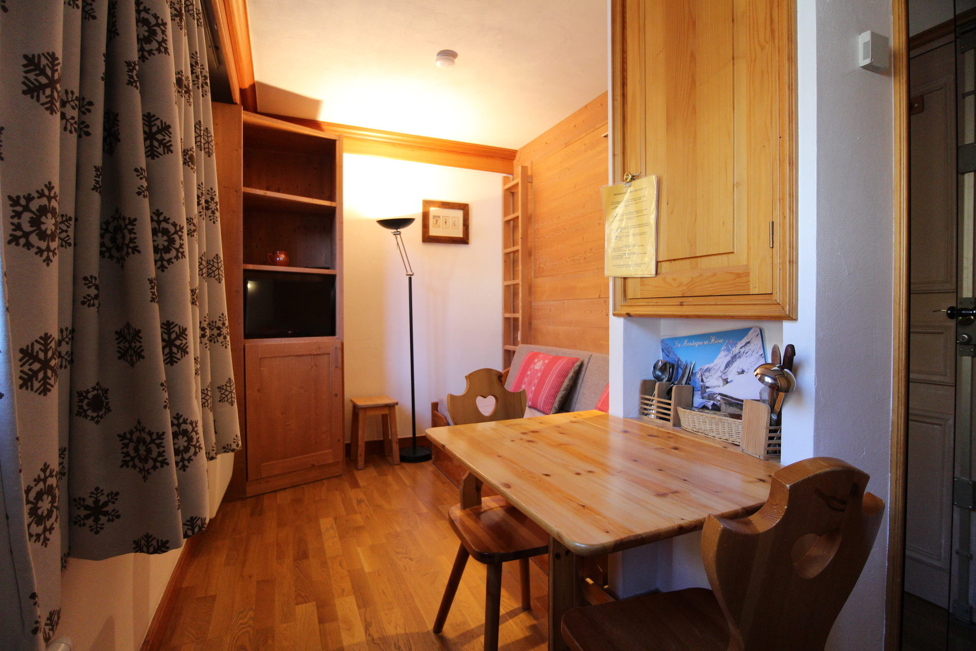 _lv_images__lot_0001280001_06_1458488