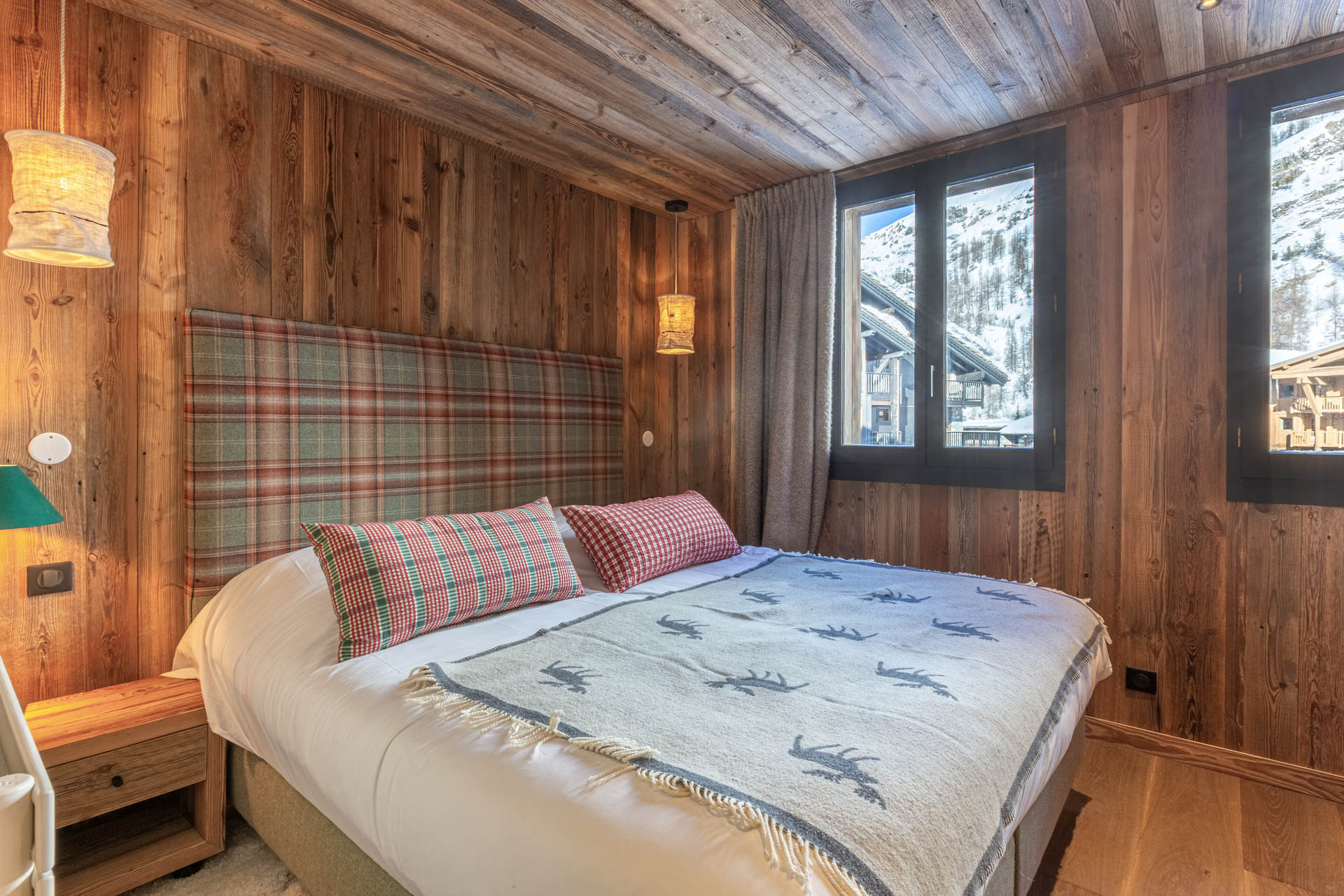 _lv_images__lot_0001280006_16_1454816