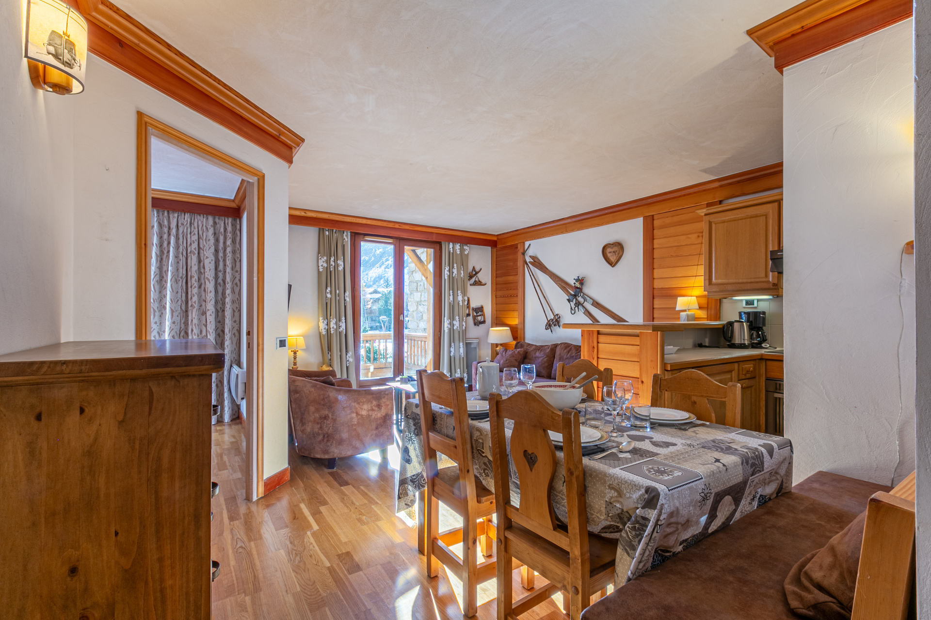 _lv_images__lot_0001280010_03_1457269