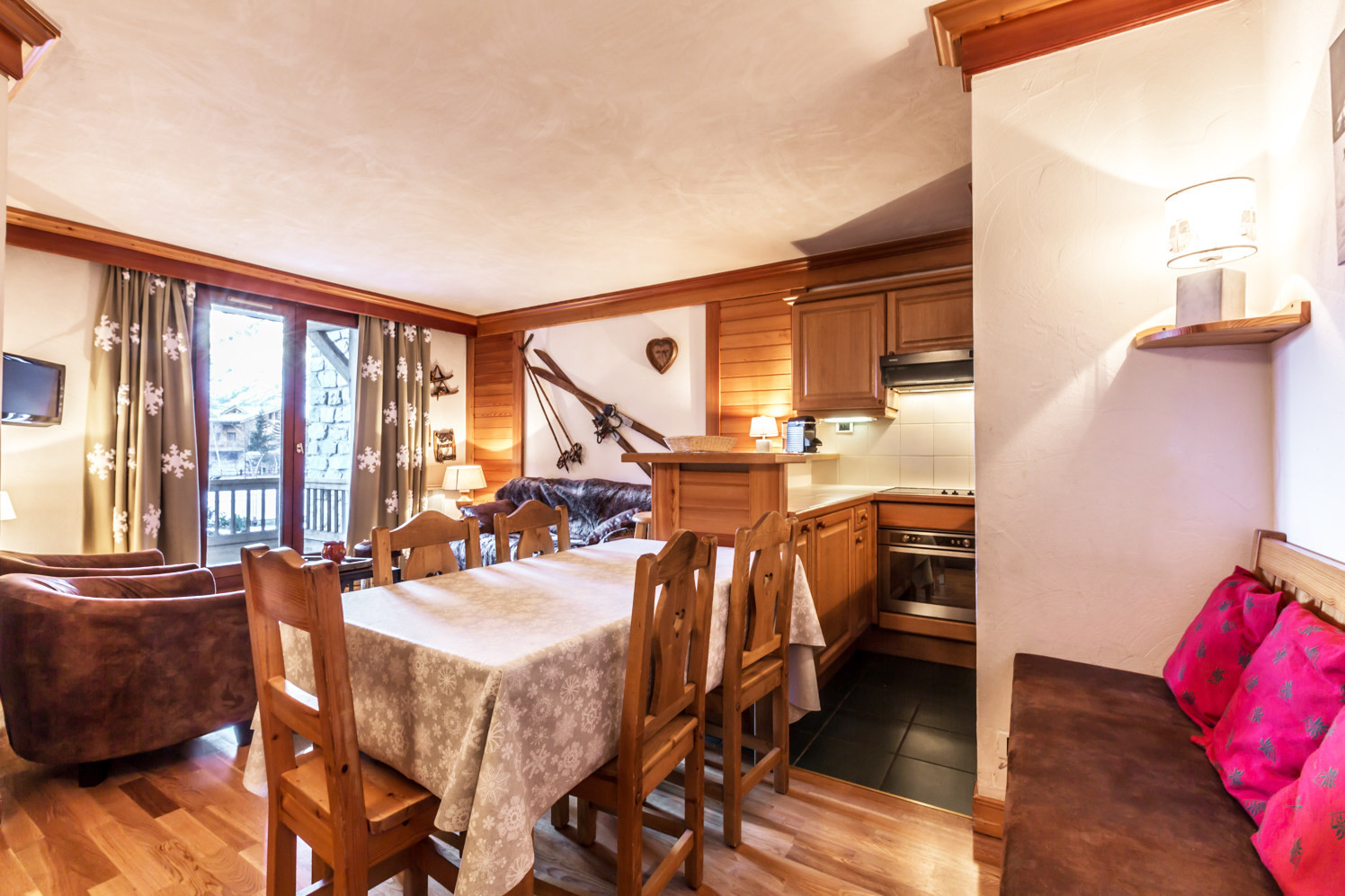 _lv_images__lot_0001280010_12_1457278