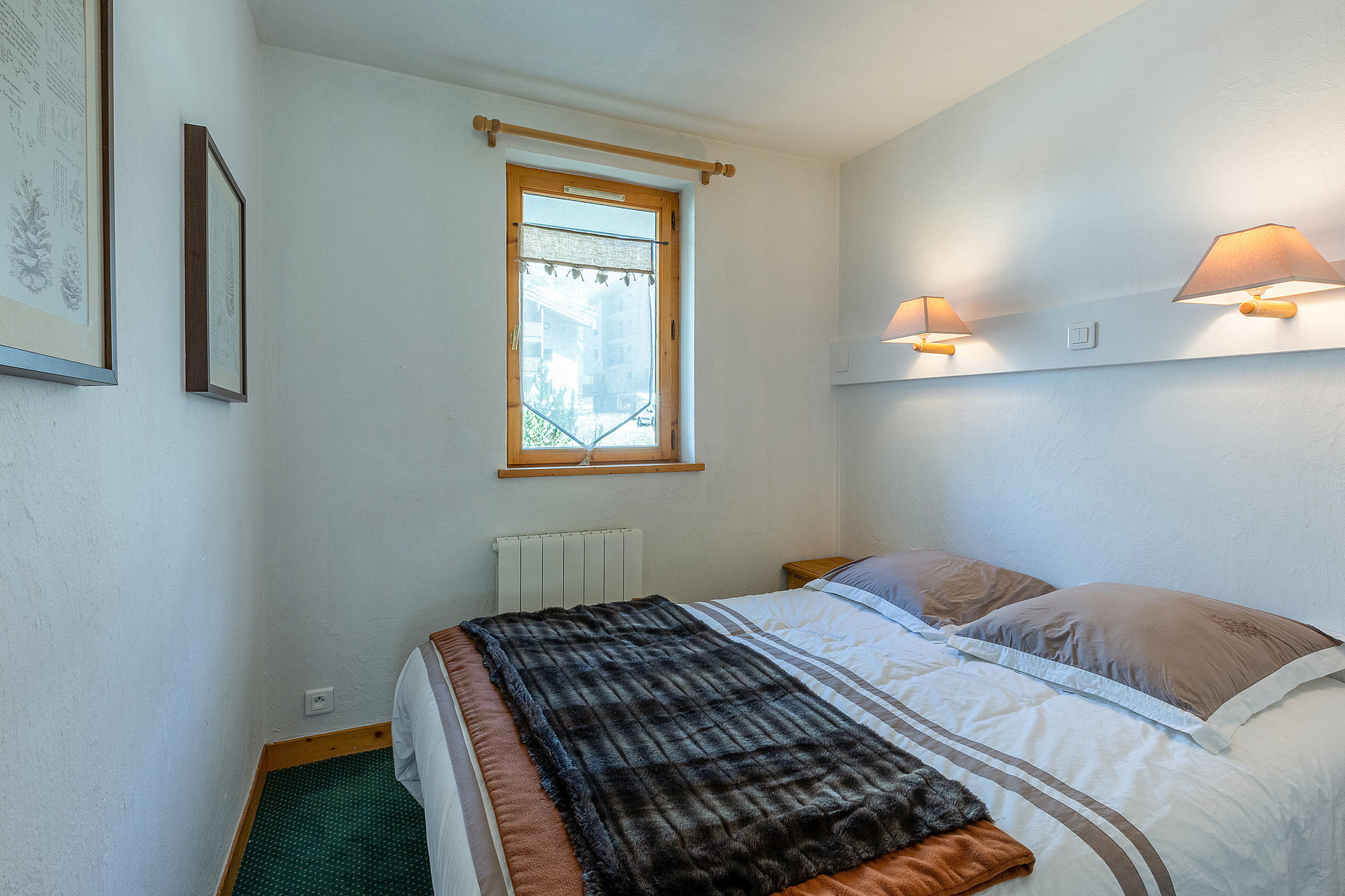 _lv_images__lot_0001320012_08_1457745