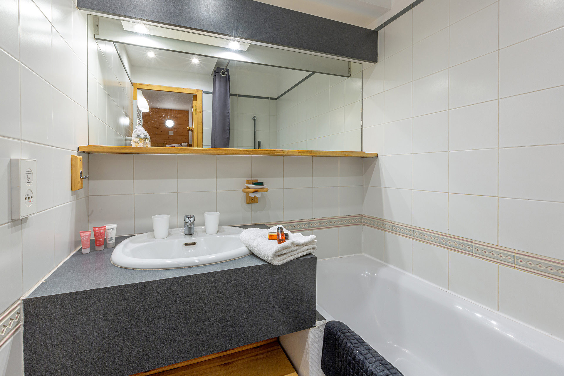 _lv_images__lot_0001320012_09_1457746