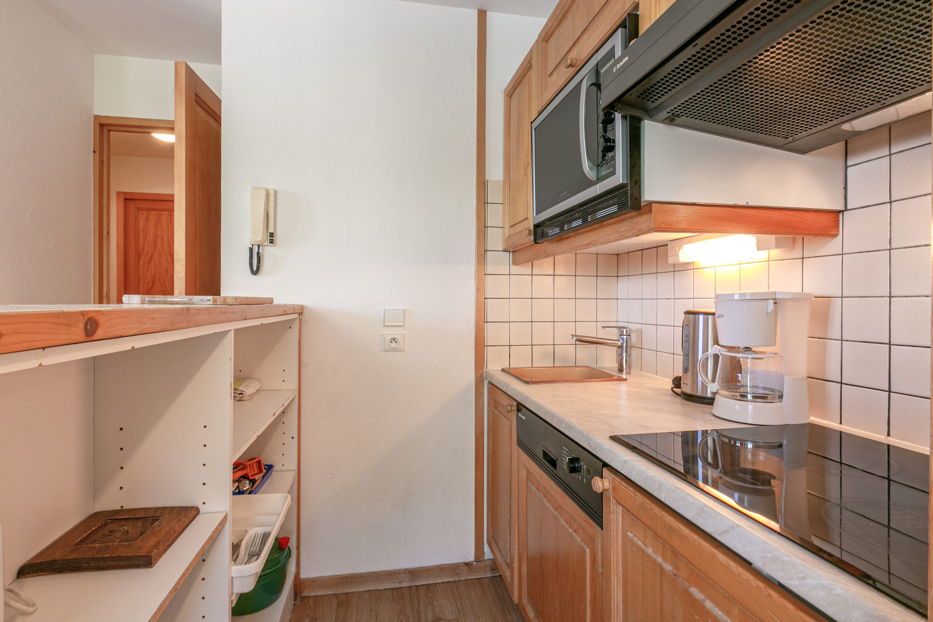 _lv_images__lot_0001330002_06_1457149