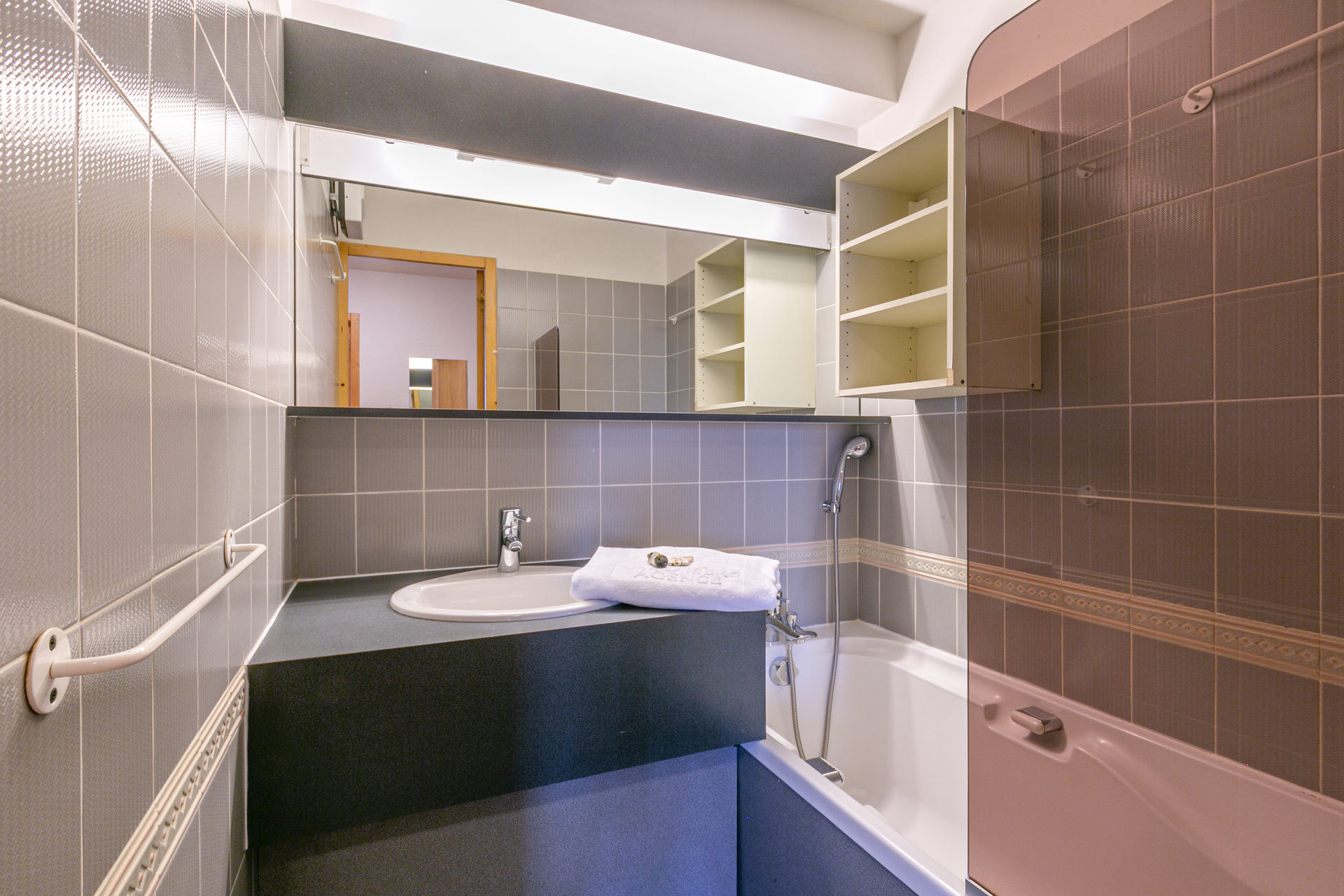 _lv_images__lot_0001330002_11_1457154