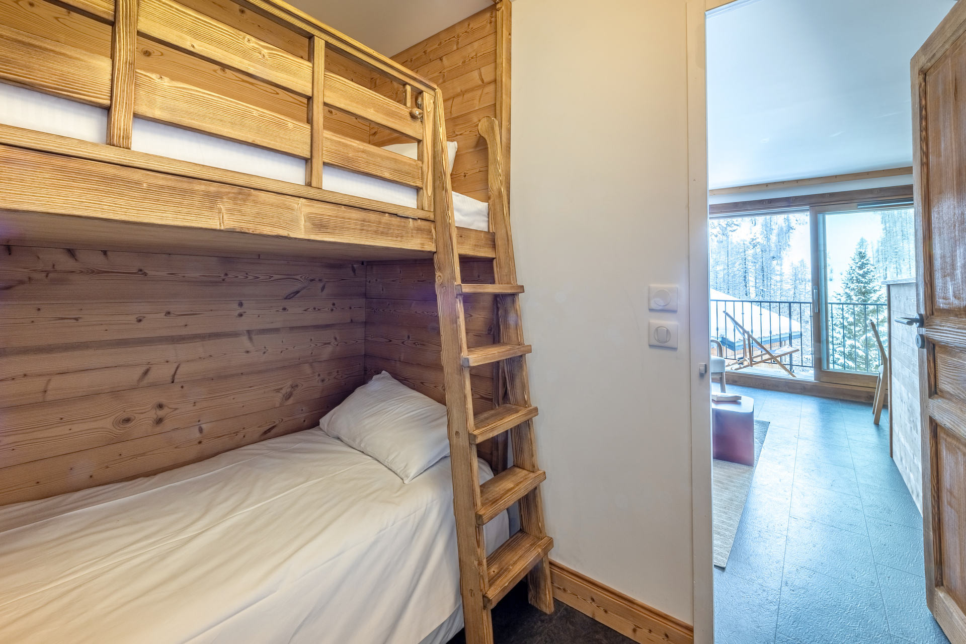 _lv_images__lot_0001330004_08_1456170