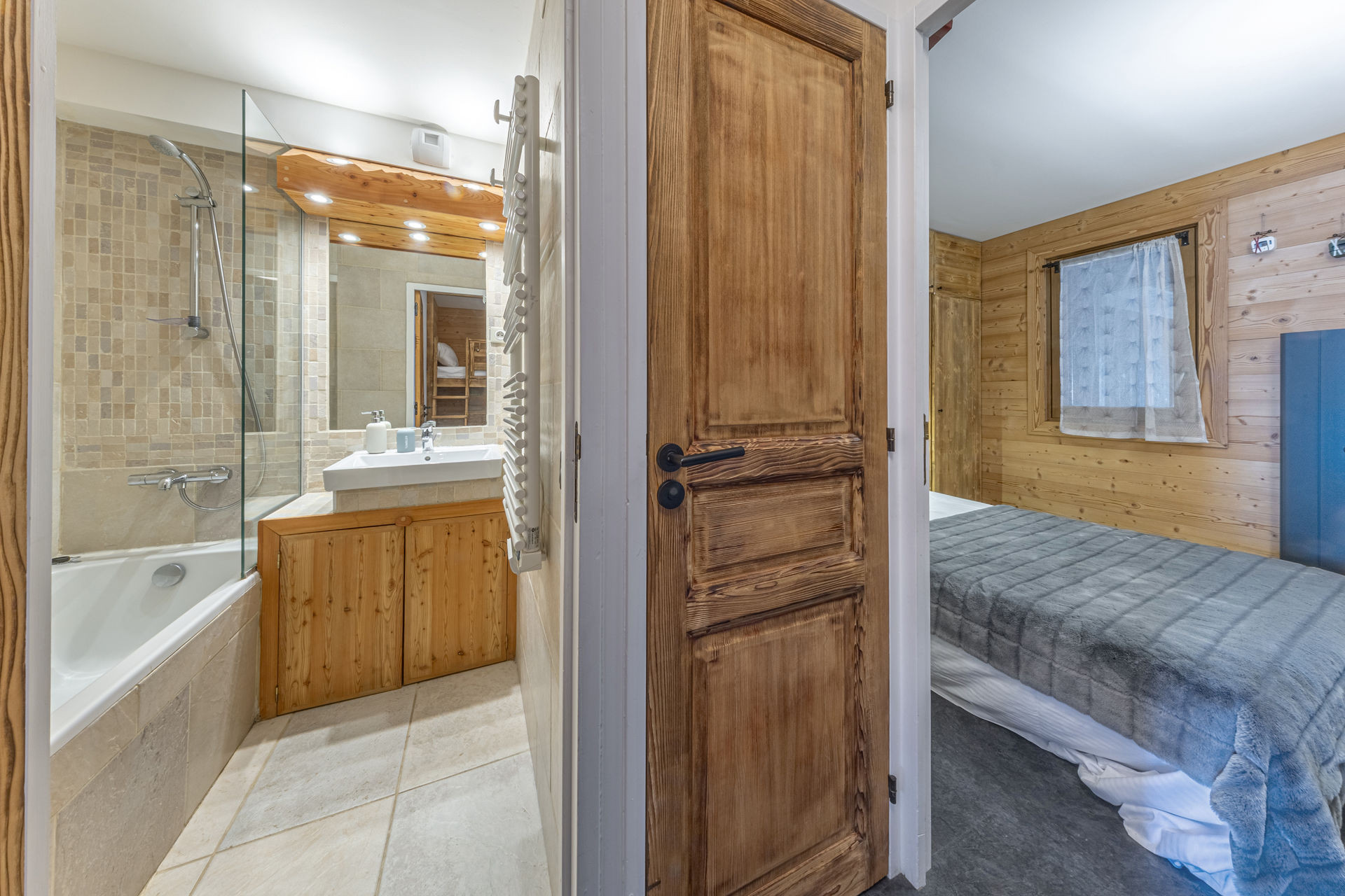 _lv_images__lot_0001330004_12_1456174