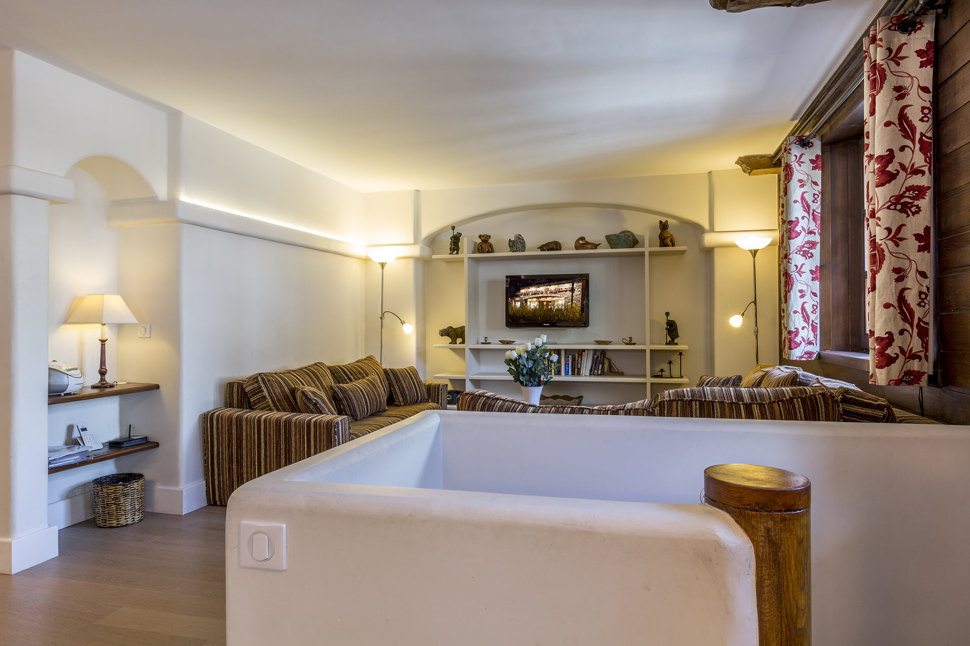 _lv_images__lot_0001430001_15_1456590