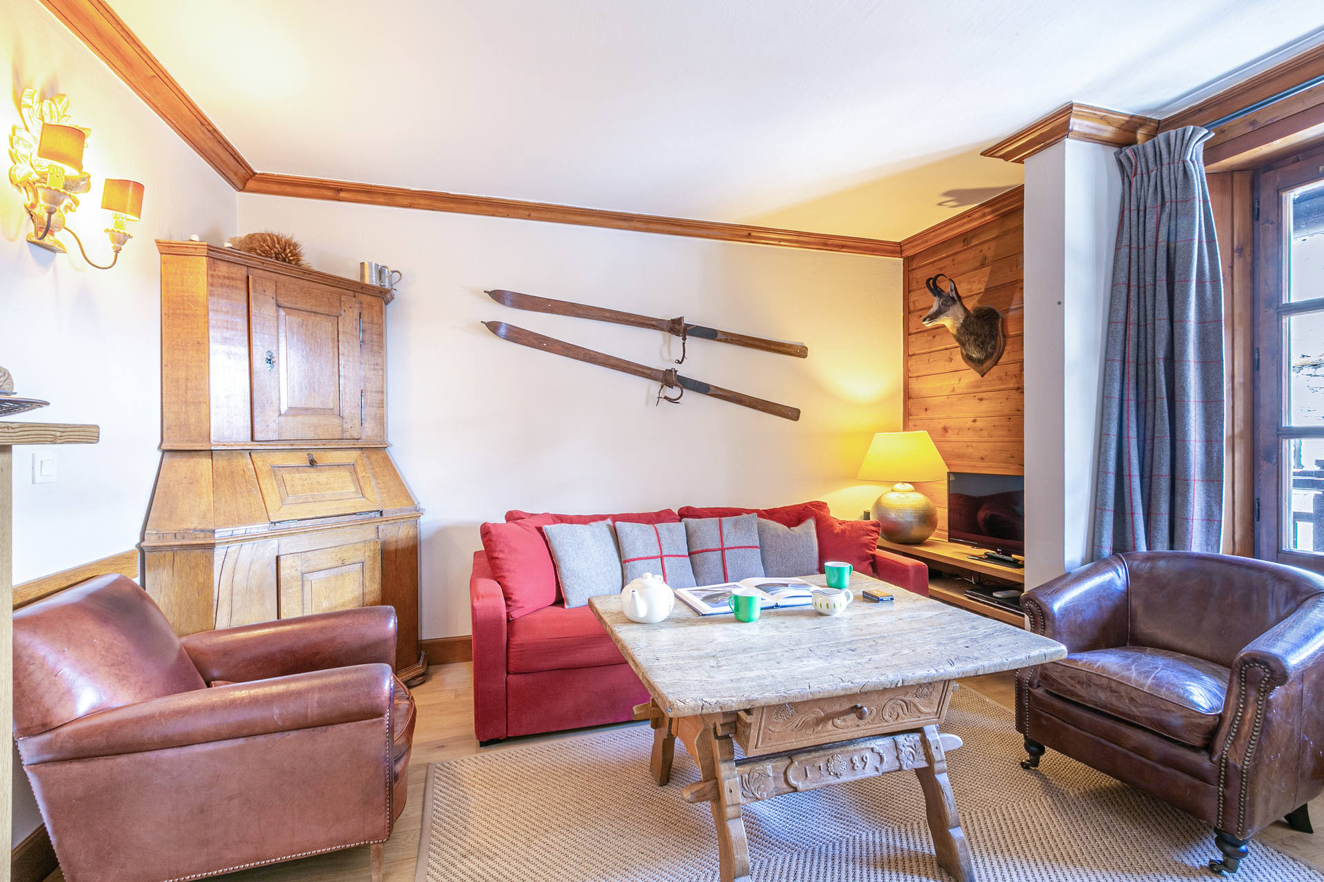 _lv_images__lot_0001430010_02_1455383