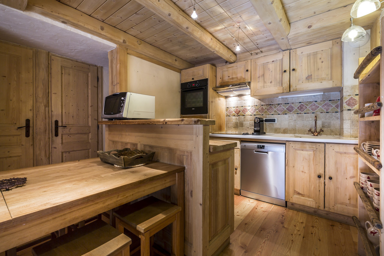 _lv_images__lot_0001690002_05_1457209