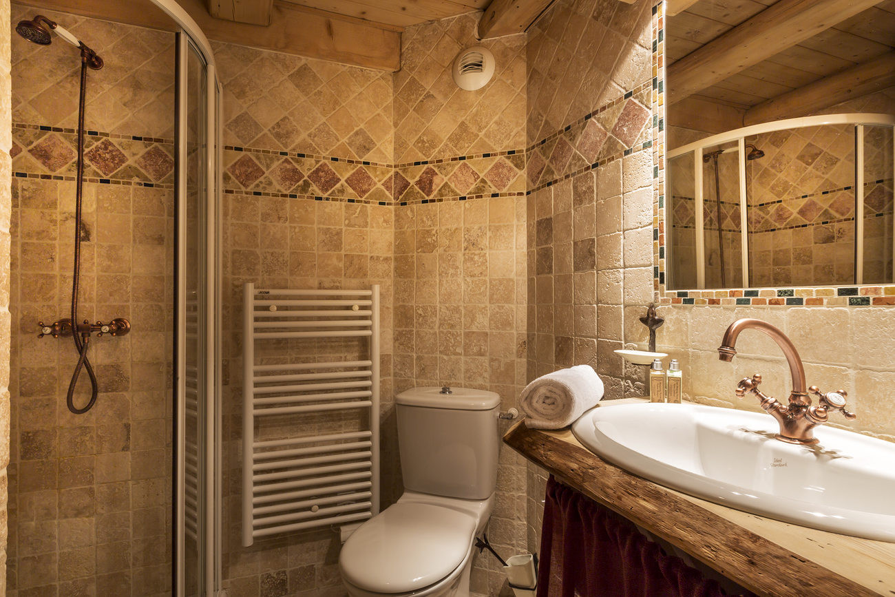 _lv_images__lot_0001690002_12_1457216