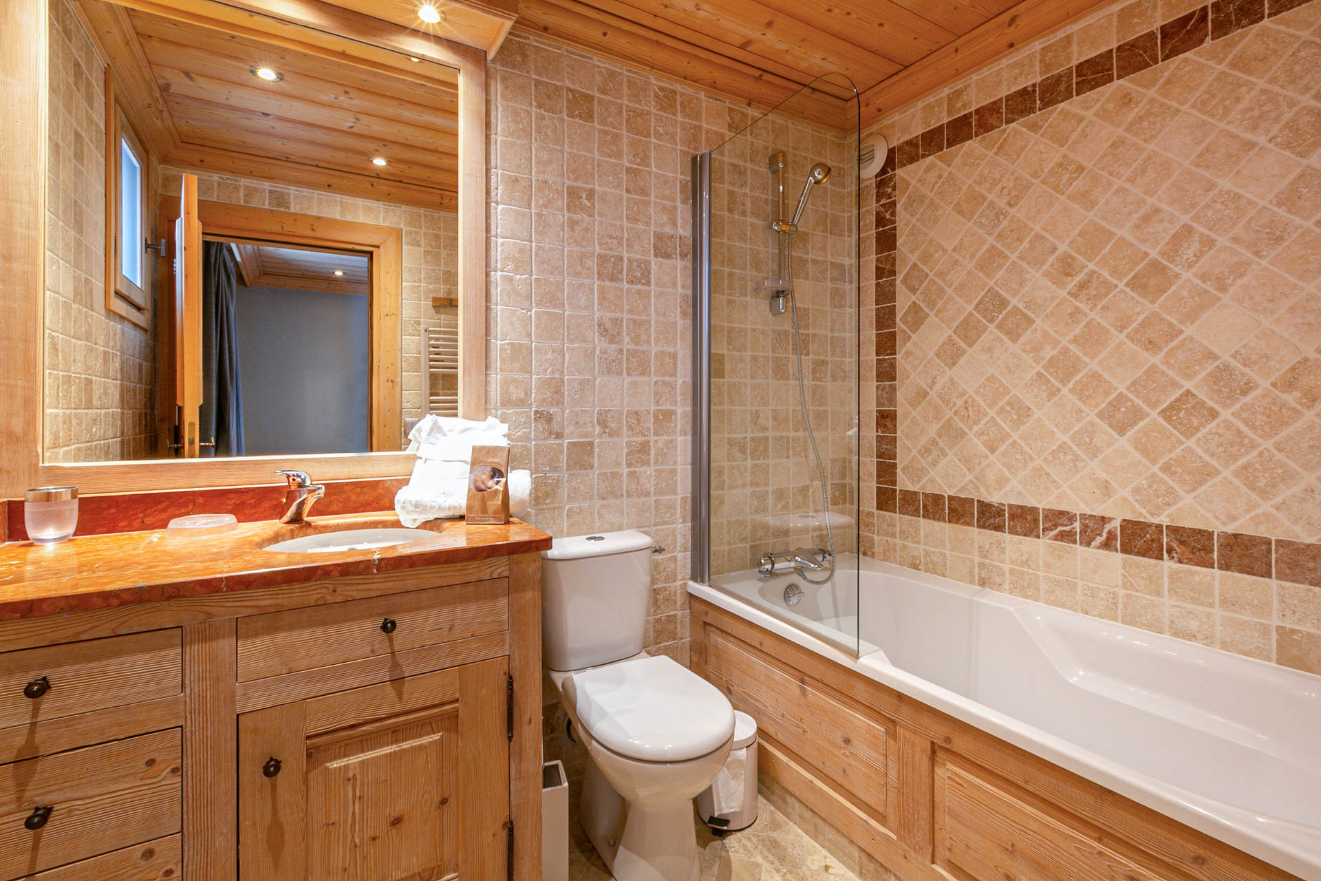 _lv_images__lot_0001840002_14_1454515