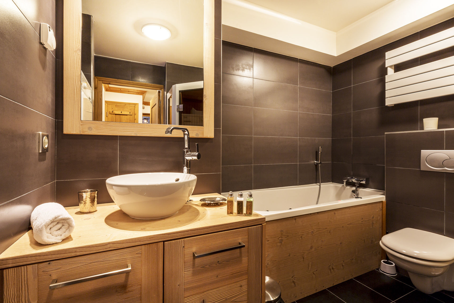 _lv_images__lot_0001920004_13_1455549